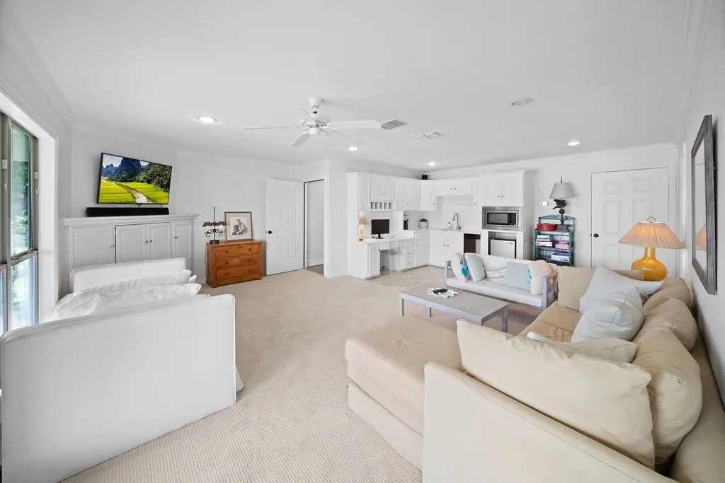 Single Family Residence For Sale in Smith County , 120 Marina Drive, Bullard, Texas 75757, 4 Bedroom, 4 Bathroom, 3 Garage spaces, 3,683 Sqft, built in 2007, mls#21335478, Real Estate Agent in Bullard, Homes For Sale in Smith county, Homes For Sale in Bullard, Realtor in Bullard Texas, Real Estate Brokerage Independent Realty Texas, Luminita Cordes Realtor