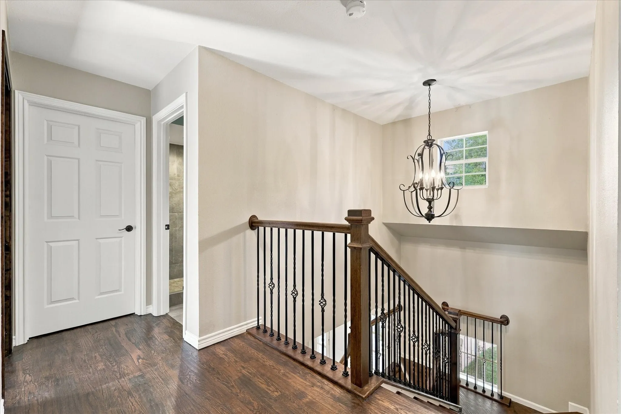 Single Family Residence For Sale in Tarrant County , 2930 Peninsula Drive, Grapevine, Texas 76051, 5 Bedroom, 5 Bathroom, 2 Garage spaces, 4,177 Sqft, built in 1992, mls#21335081, Real Estate Agent in Grapevine, Homes For Sale in Tarrant county, Homes For Sale in Grapevine, Realtor in Grapevine Texas, Real Estate Brokerage Independent Realty Texas, Luminita Cordes Realtor