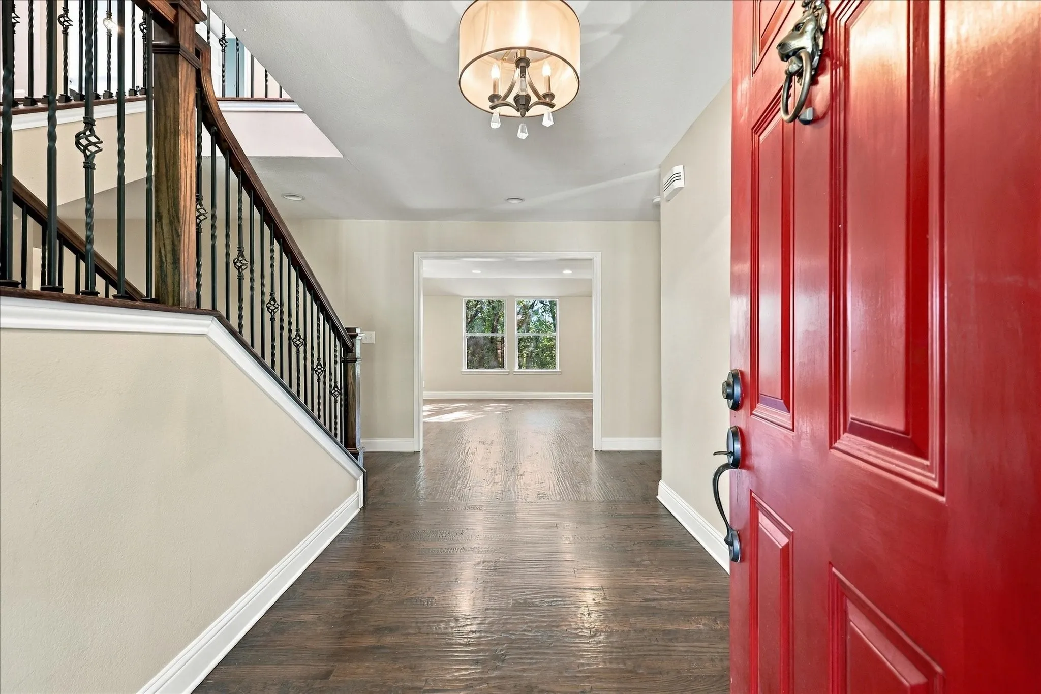 Single Family Residence For Sale in Tarrant County , 2930 Peninsula Drive, Grapevine, Texas 76051, 5 Bedroom, 5 Bathroom, 2 Garage spaces, 4,177 Sqft, built in 1992, mls#21335081, Real Estate Agent in Grapevine, Homes For Sale in Tarrant county, Homes For Sale in Grapevine, Realtor in Grapevine Texas, Real Estate Brokerage Independent Realty Texas, Luminita Cordes Realtor