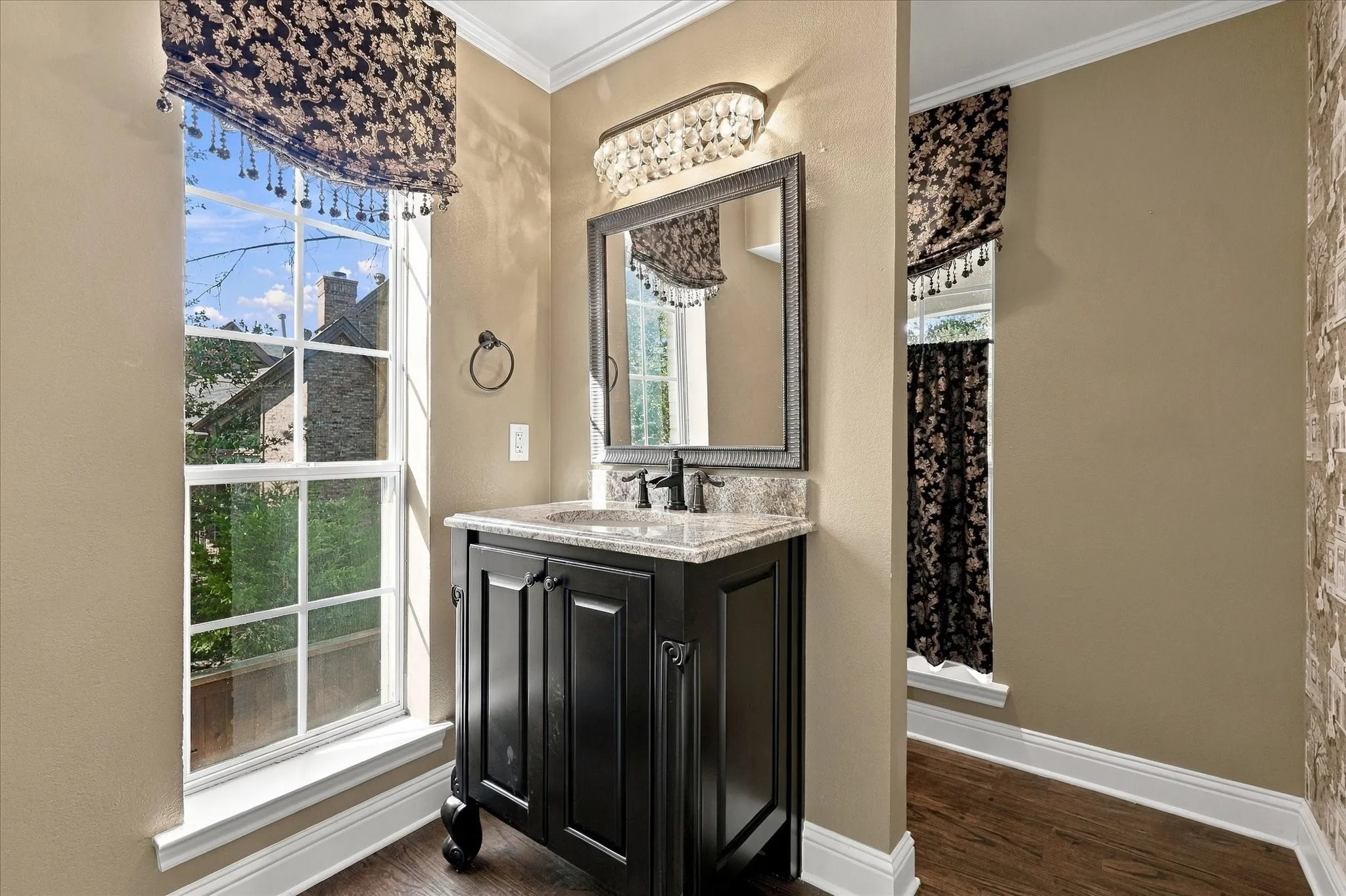 Single Family Residence For Sale in Tarrant County , 2930 Peninsula Drive, Grapevine, Texas 76051, 5 Bedroom, 5 Bathroom, 2 Garage spaces, 4,177 Sqft, built in 1992, mls#21335081, Real Estate Agent in Grapevine, Homes For Sale in Tarrant county, Homes For Sale in Grapevine, Realtor in Grapevine Texas, Real Estate Brokerage Independent Realty Texas, Luminita Cordes Realtor