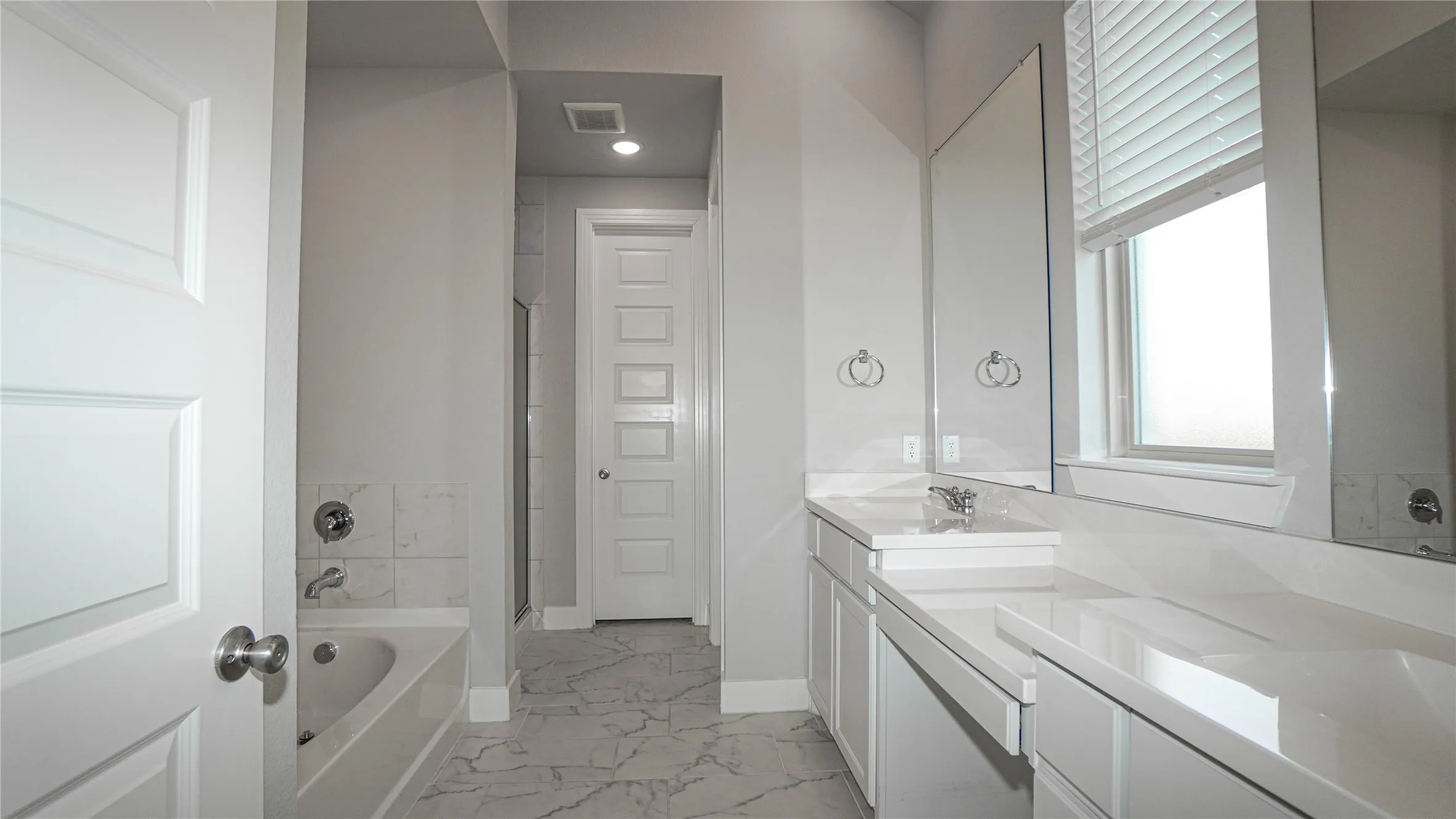 Single Family Residence For Rent in Rockwall County , 2251 Brookside Drive, Royse City, Texas 75189, 4 Bedroom, 3 Bathroom, 2 Garage spaces, 2,059 Sqft, built in 2020, mls#21336341, Real Estate Agent in Royse City, Homes For Rent in Rockwall county, Homes For Rent in Royse City, Realtor in Royse City Texas, Real Estate Brokerage Independent Realty Texas, Luminita Cordes Realtor