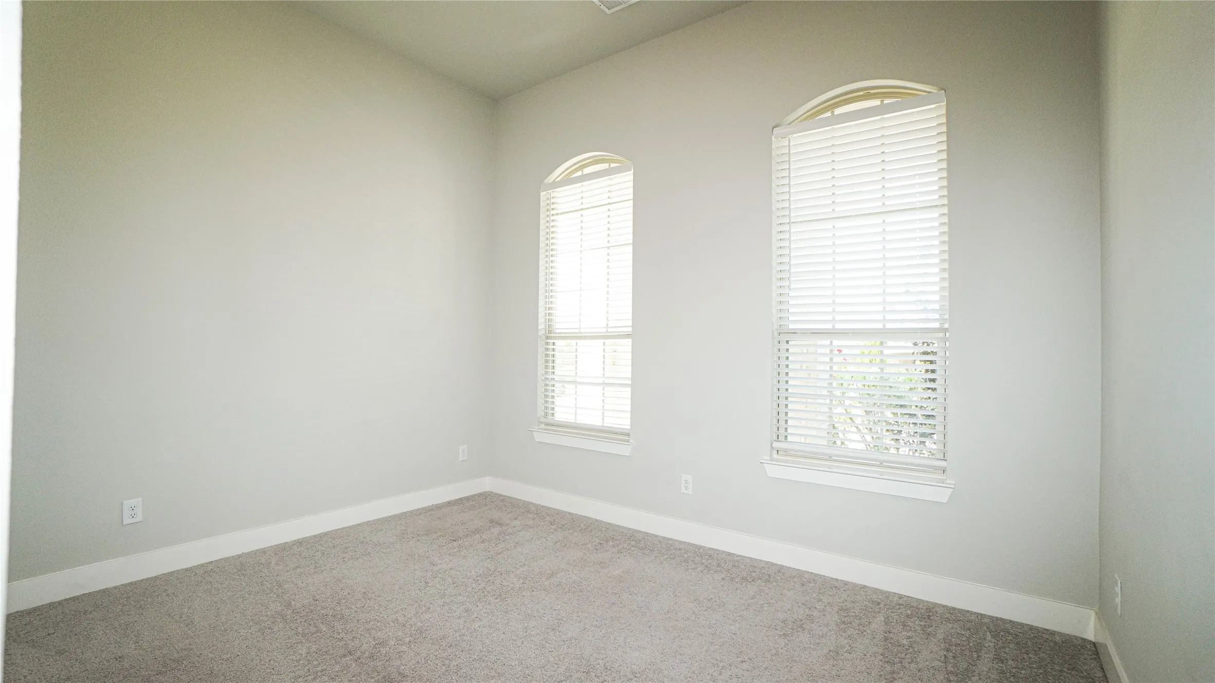 Single Family Residence For Rent in Rockwall County , 2251 Brookside Drive, Royse City, Texas 75189, 4 Bedroom, 3 Bathroom, 2 Garage spaces, 2,059 Sqft, built in 2020, mls#21336341, Real Estate Agent in Royse City, Homes For Rent in Rockwall county, Homes For Rent in Royse City, Realtor in Royse City Texas, Real Estate Brokerage Independent Realty Texas, Luminita Cordes Realtor