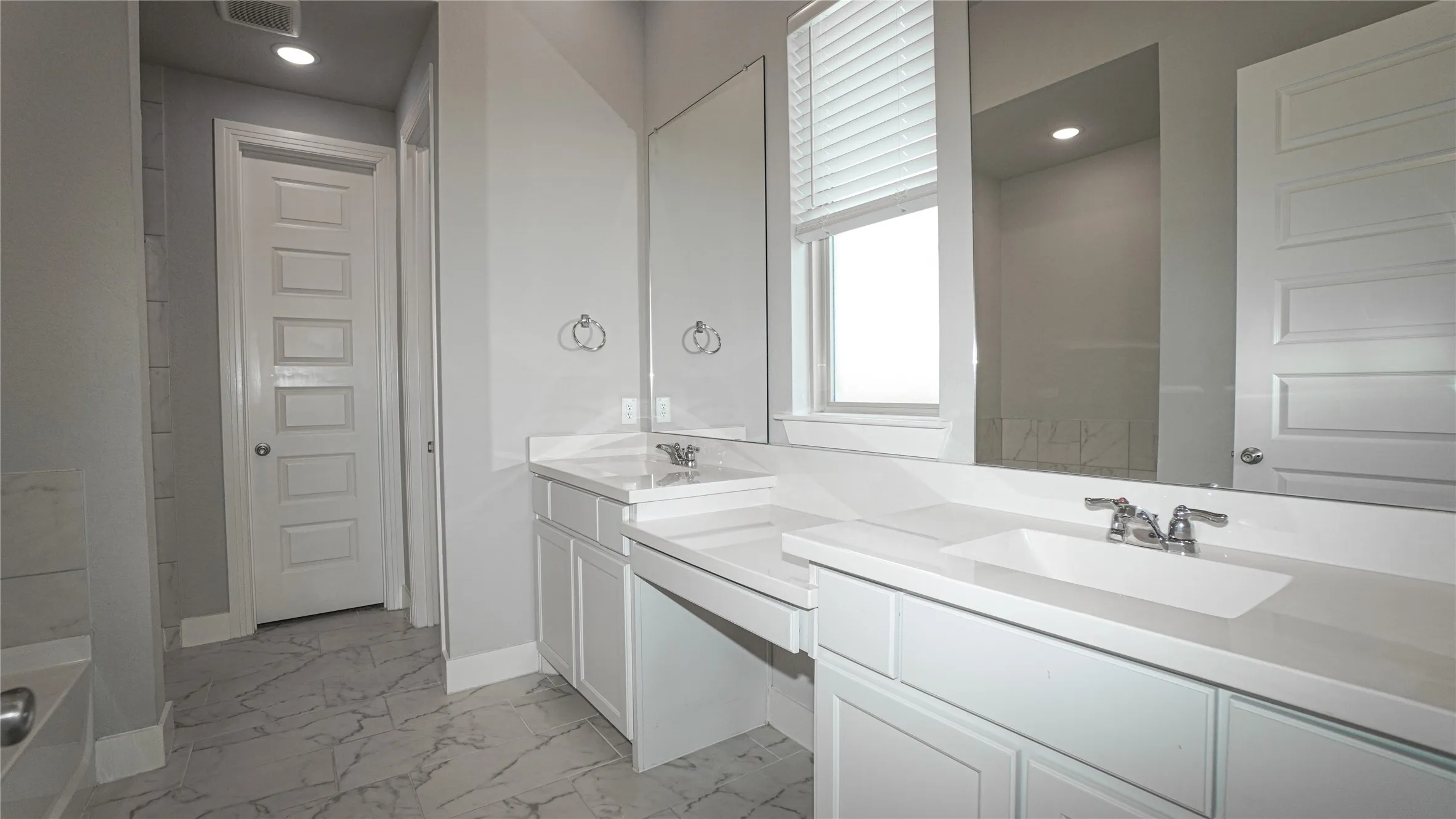 Single Family Residence For Rent in Rockwall County , 2251 Brookside Drive, Royse City, Texas 75189, 4 Bedroom, 3 Bathroom, 2 Garage spaces, 2,059 Sqft, built in 2020, mls#21336341, Real Estate Agent in Royse City, Homes For Rent in Rockwall county, Homes For Rent in Royse City, Realtor in Royse City Texas, Real Estate Brokerage Independent Realty Texas, Luminita Cordes Realtor
