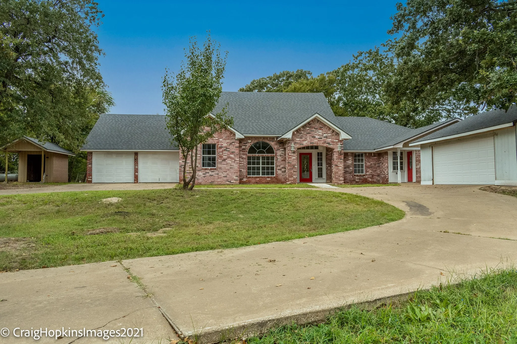 Single Family Residence For Sale in Smith County , 12152 Spur 364, Tyler, Texas 75709, 5 Bedroom, 4 Bathroom, 4 Garage spaces, 3,360 Sqft, built in 1994, mls#21337507, Real Estate Agent in Tyler, Homes For Sale in Smith county, Homes For Sale in Tyler, Realtor in Tyler Texas, Real Estate Brokerage Independent Realty Texas, Luminita Cordes Realtor