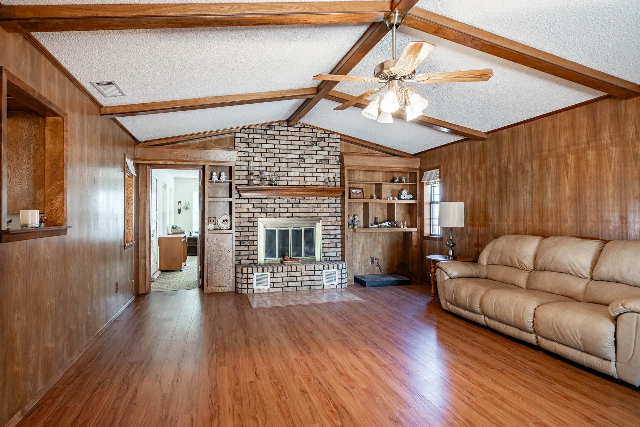 Single Family Residence For Sale in Jones County , 2100 Avenue Q, Anson, Texas 79501, 3 Bedroom, 2 Bathroom, 2 Garage spaces, 1,850 Sqft, built in 1983, mls#21337653, Real Estate Agent in Anson, Homes For Sale in Jones county, Homes For Sale in Anson, Realtor in Anson Texas, Real Estate Brokerage Independent Realty Texas, Luminita Cordes Realtor