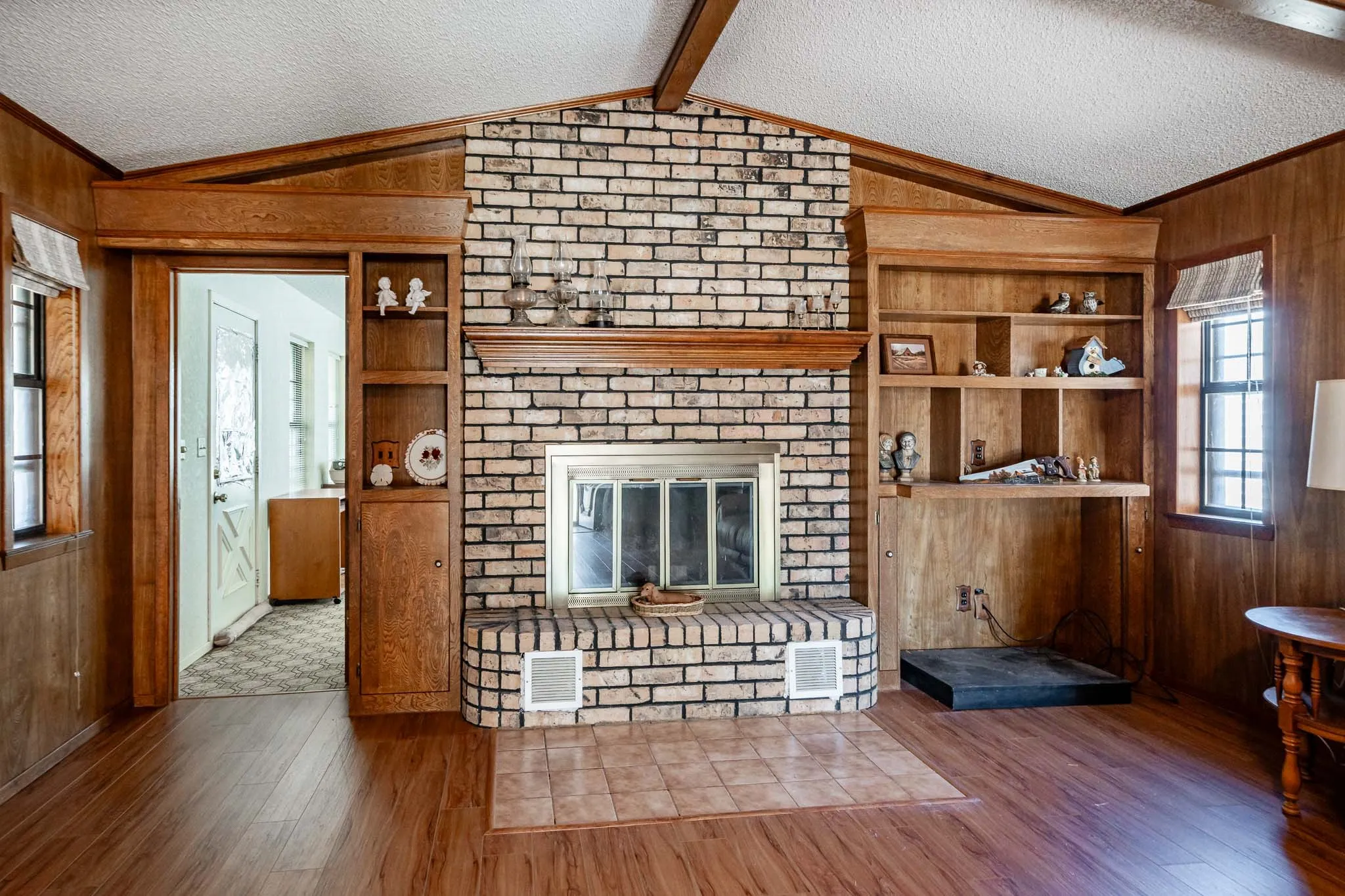 Single Family Residence For Sale in Jones County , 2100 Avenue Q, Anson, Texas 79501, 3 Bedroom, 2 Bathroom, 2 Garage spaces, 1,850 Sqft, built in 1983, mls#21337653, Real Estate Agent in Anson, Homes For Sale in Jones county, Homes For Sale in Anson, Realtor in Anson Texas, Real Estate Brokerage Independent Realty Texas, Luminita Cordes Realtor