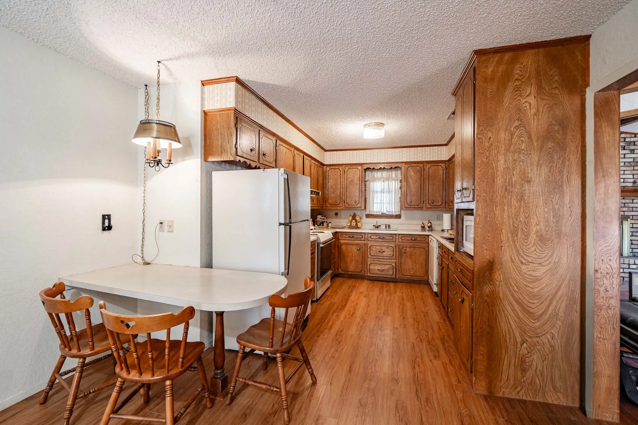 Single Family Residence For Sale in Jones County , 2100 Avenue Q, Anson, Texas 79501, 3 Bedroom, 2 Bathroom, 2 Garage spaces, 1,850 Sqft, built in 1983, mls#21337653, Real Estate Agent in Anson, Homes For Sale in Jones county, Homes For Sale in Anson, Realtor in Anson Texas, Real Estate Brokerage Independent Realty Texas, Luminita Cordes Realtor