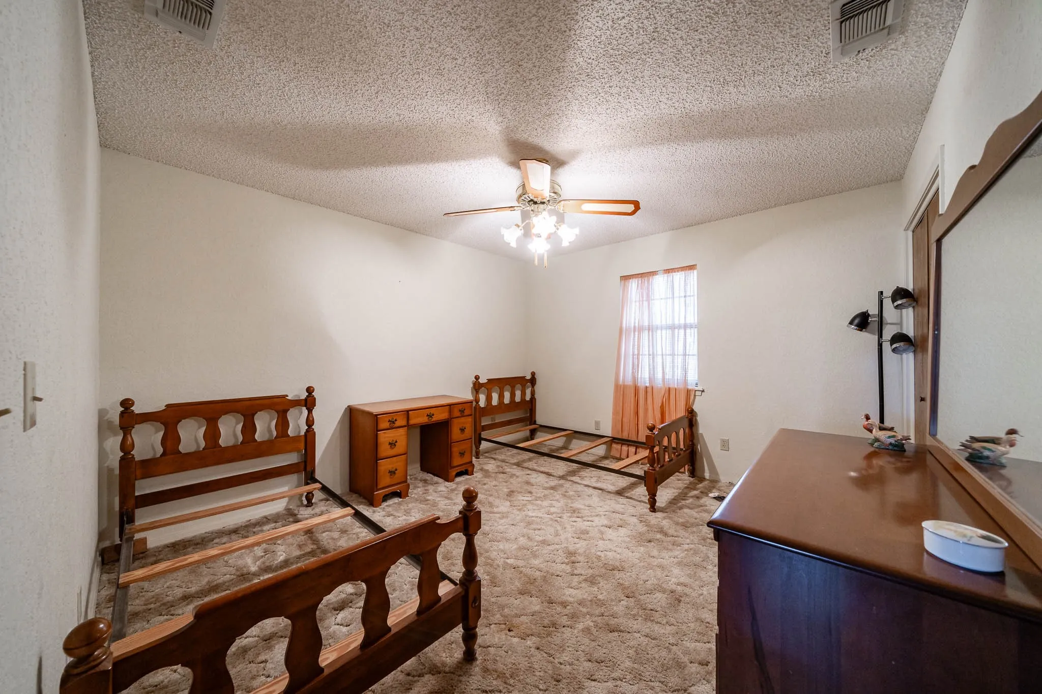 Single Family Residence For Sale in Jones County , 2100 Avenue Q, Anson, Texas 79501, 3 Bedroom, 2 Bathroom, 2 Garage spaces, 1,850 Sqft, built in 1983, mls#21337653, Real Estate Agent in Anson, Homes For Sale in Jones county, Homes For Sale in Anson, Realtor in Anson Texas, Real Estate Brokerage Independent Realty Texas, Luminita Cordes Realtor