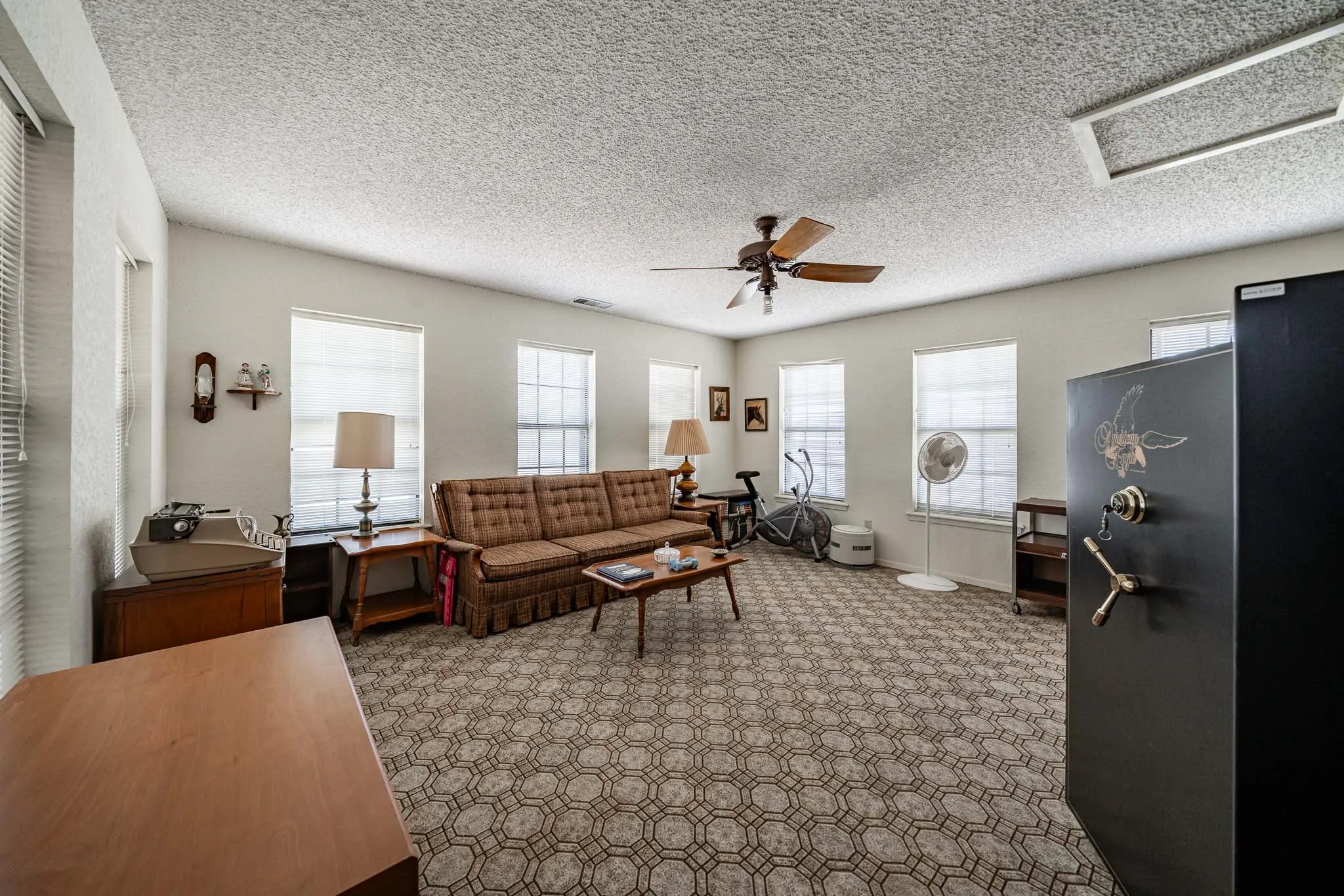 Single Family Residence For Sale in Jones County , 2100 Avenue Q, Anson, Texas 79501, 3 Bedroom, 2 Bathroom, 2 Garage spaces, 1,850 Sqft, built in 1983, mls#21337653, Real Estate Agent in Anson, Homes For Sale in Jones county, Homes For Sale in Anson, Realtor in Anson Texas, Real Estate Brokerage Independent Realty Texas, Luminita Cordes Realtor