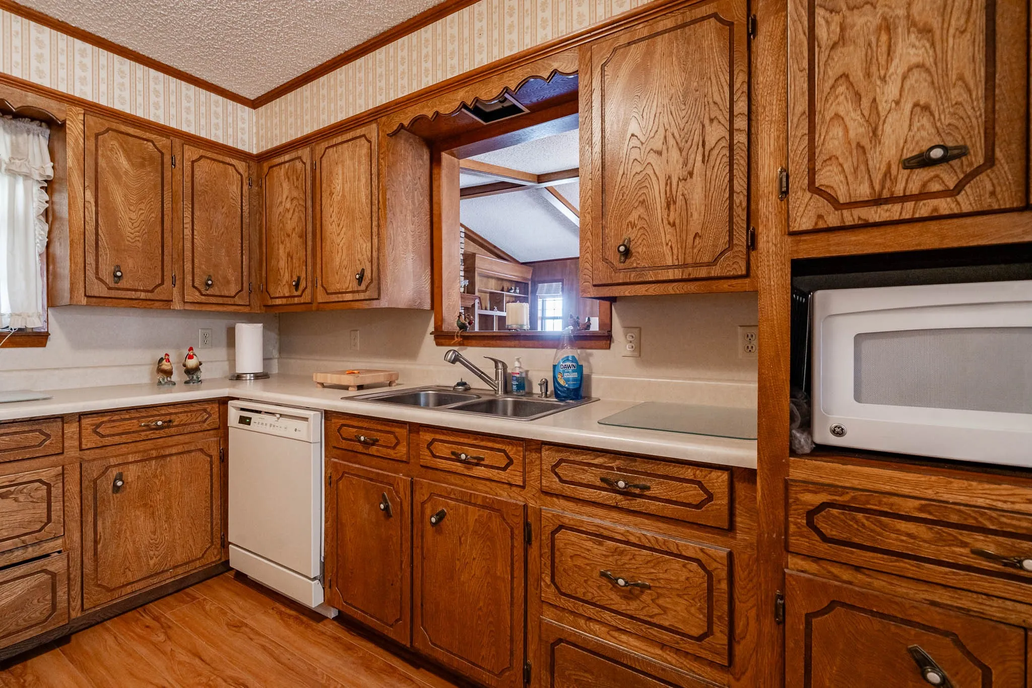 Single Family Residence For Sale in Jones County , 2100 Avenue Q, Anson, Texas 79501, 3 Bedroom, 2 Bathroom, 2 Garage spaces, 1,850 Sqft, built in 1983, mls#21337653, Real Estate Agent in Anson, Homes For Sale in Jones county, Homes For Sale in Anson, Realtor in Anson Texas, Real Estate Brokerage Independent Realty Texas, Luminita Cordes Realtor