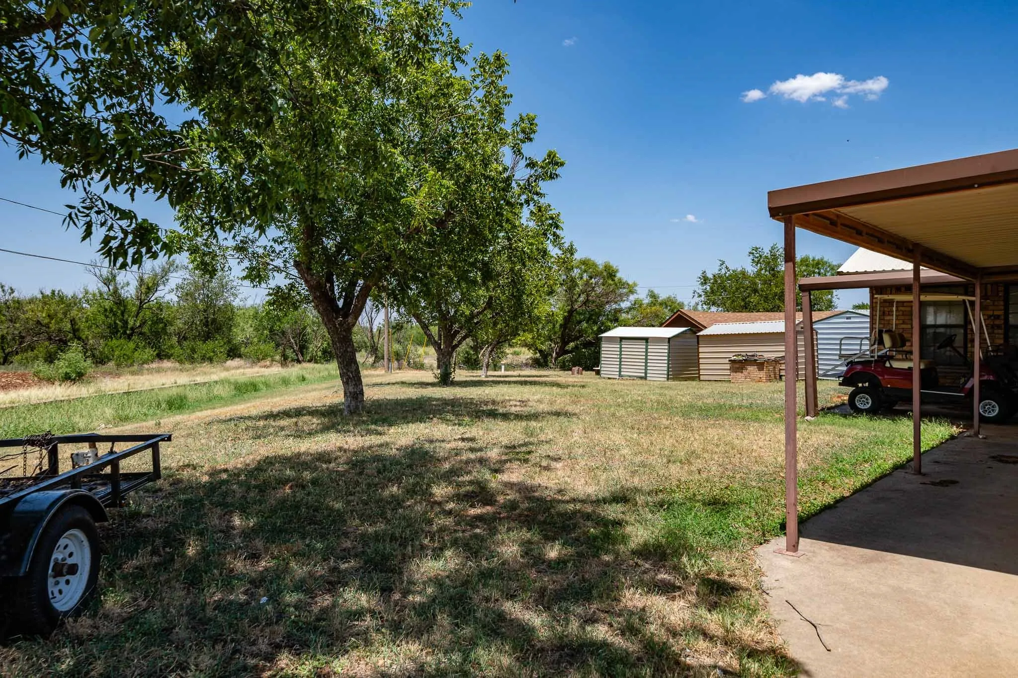Single Family Residence For Sale in Jones County , 2100 Avenue Q, Anson, Texas 79501, 3 Bedroom, 2 Bathroom, 2 Garage spaces, 1,850 Sqft, built in 1983, mls#21337653, Real Estate Agent in Anson, Homes For Sale in Jones county, Homes For Sale in Anson, Realtor in Anson Texas, Real Estate Brokerage Independent Realty Texas, Luminita Cordes Realtor