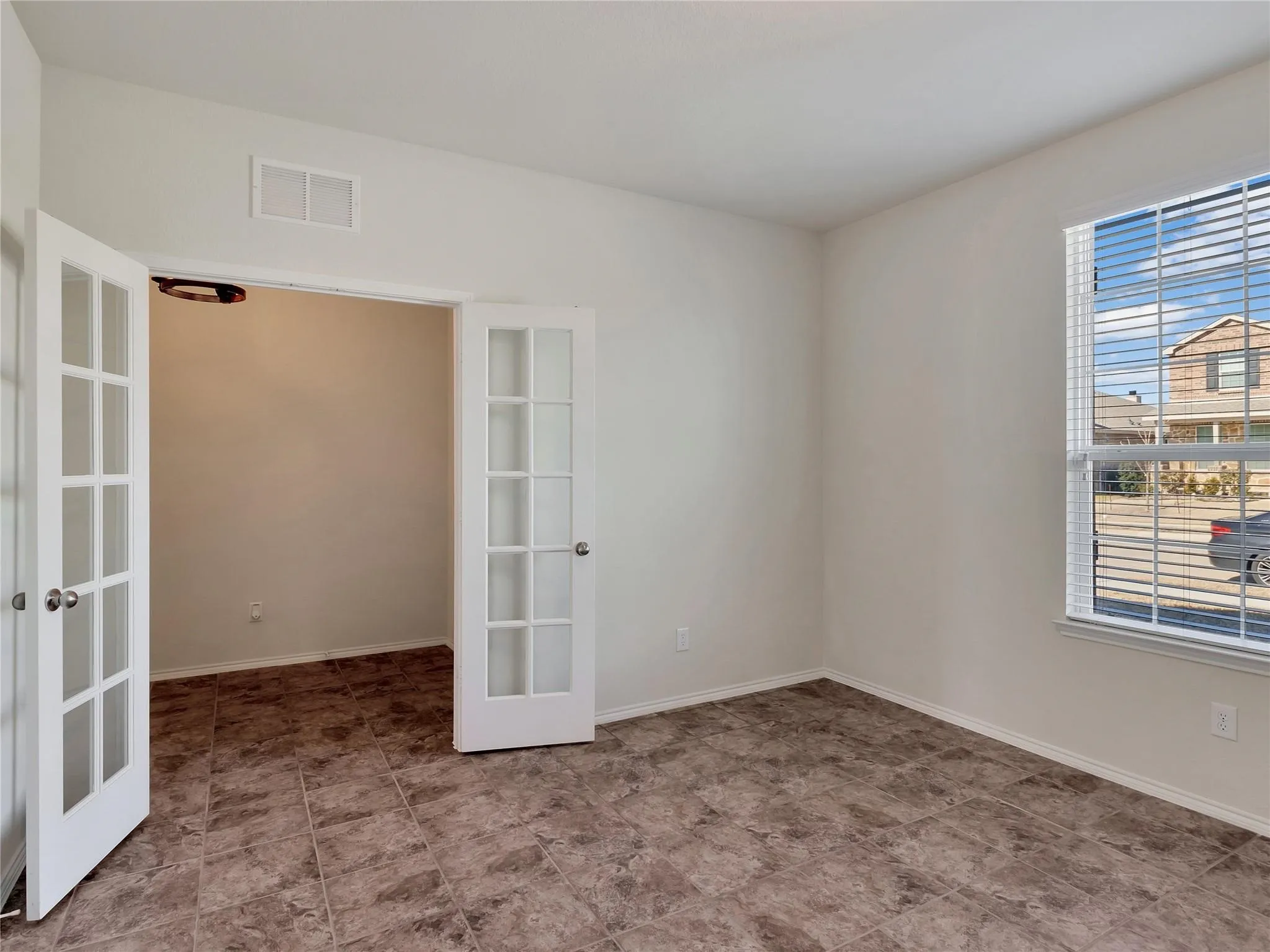 Single Family Residence For Rent in Kaufman County , 2011 Avondown Road, Forney, Texas 75126, 3 Bedroom, 2 Bathroom, 2 Garage spaces, 2,146 Sqft, built in 2018, mls#21337660, Real Estate Agent in Forney, Homes For Rent in Kaufman county, Homes For Rent in Forney, Realtor in Forney Texas, Real Estate Brokerage Independent Realty Texas, Luminita Cordes Realtor