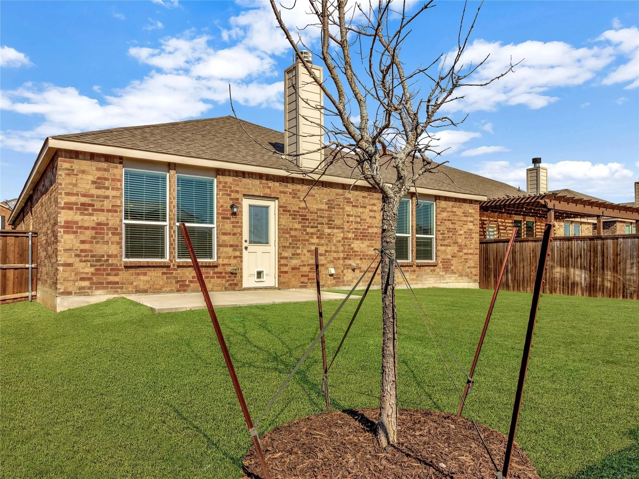 Single Family Residence For Rent in Kaufman County , 2011 Avondown Road, Forney, Texas 75126, 3 Bedroom, 2 Bathroom, 2 Garage spaces, 2,146 Sqft, built in 2018, mls#21337660, Real Estate Agent in Forney, Homes For Rent in Kaufman county, Homes For Rent in Forney, Realtor in Forney Texas, Real Estate Brokerage Independent Realty Texas, Luminita Cordes Realtor