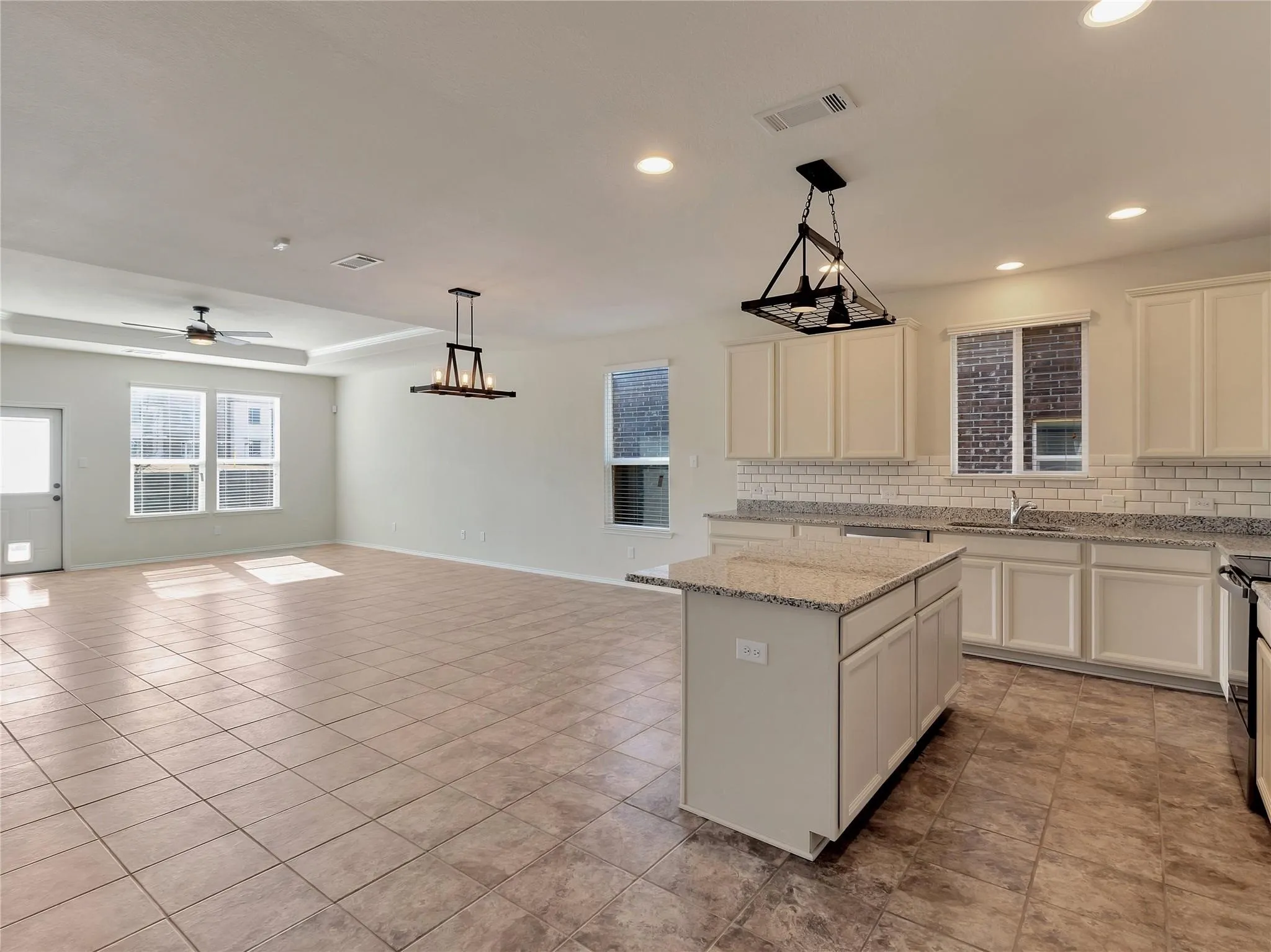 Single Family Residence For Rent in Kaufman County , 2011 Avondown Road, Forney, Texas 75126, 3 Bedroom, 2 Bathroom, 2 Garage spaces, 2,146 Sqft, built in 2018, mls#21337660, Real Estate Agent in Forney, Homes For Rent in Kaufman county, Homes For Rent in Forney, Realtor in Forney Texas, Real Estate Brokerage Independent Realty Texas, Luminita Cordes Realtor