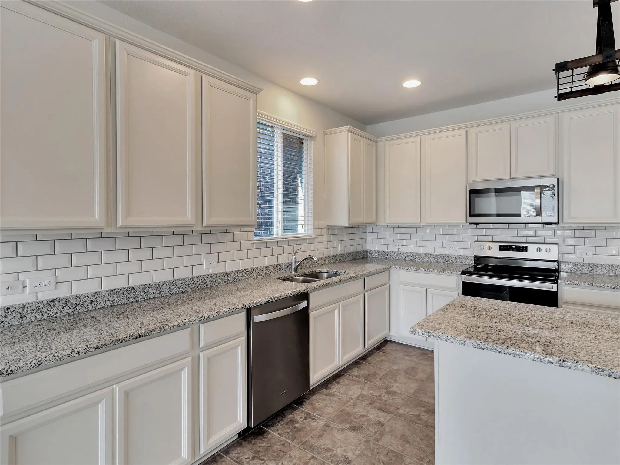 Single Family Residence For Rent in Kaufman County , 2011 Avondown Road, Forney, Texas 75126, 3 Bedroom, 2 Bathroom, 2 Garage spaces, 2,146 Sqft, built in 2018, mls#21337660, Real Estate Agent in Forney, Homes For Rent in Kaufman county, Homes For Rent in Forney, Realtor in Forney Texas, Real Estate Brokerage Independent Realty Texas, Luminita Cordes Realtor