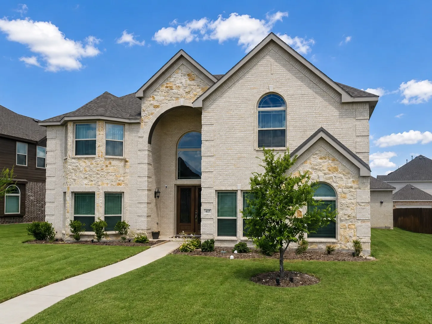 Single Family Residence For Sale in Ellis County , 417 Harvest Grove Drive, Waxahachie, Texas 75165, 5 Bedroom, 4 Bathroom, 2 Garage spaces, 4,230 Sqft, built in 2019, mls#21337475, Real Estate Agent in Waxahachie, Homes For Sale in Ellis county, Homes For Sale in Waxahachie, Realtor in Waxahachie Texas, Real Estate Brokerage Independent Realty Texas, Luminita Cordes Realtor
