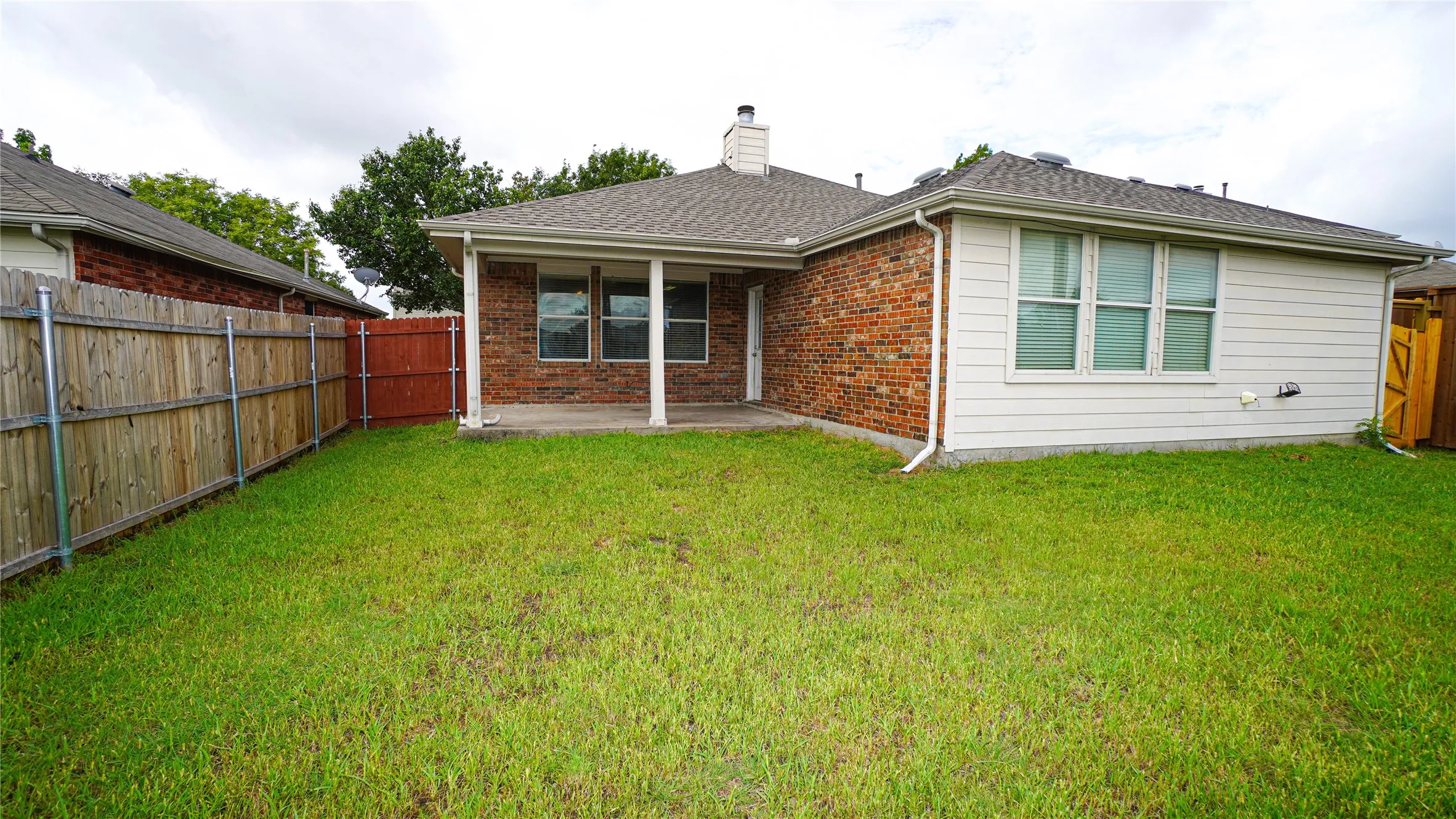 Single Family Residence For Rent in Kaufman County , 106 Starlight Drive, Forney, Texas 75126, 3 Bedroom, 2 Bathroom, 2 Garage spaces, 1,654 Sqft, built in 2003, Price $1,995, mls#21334625, Real Estate Agent in Forney, Homes For Rent in Kaufman county, Homes For Rent in Forney, Realtor in Forney Texas, Real Estate Brokerage Independent Realty Texas, Luminita Cordes Realtor