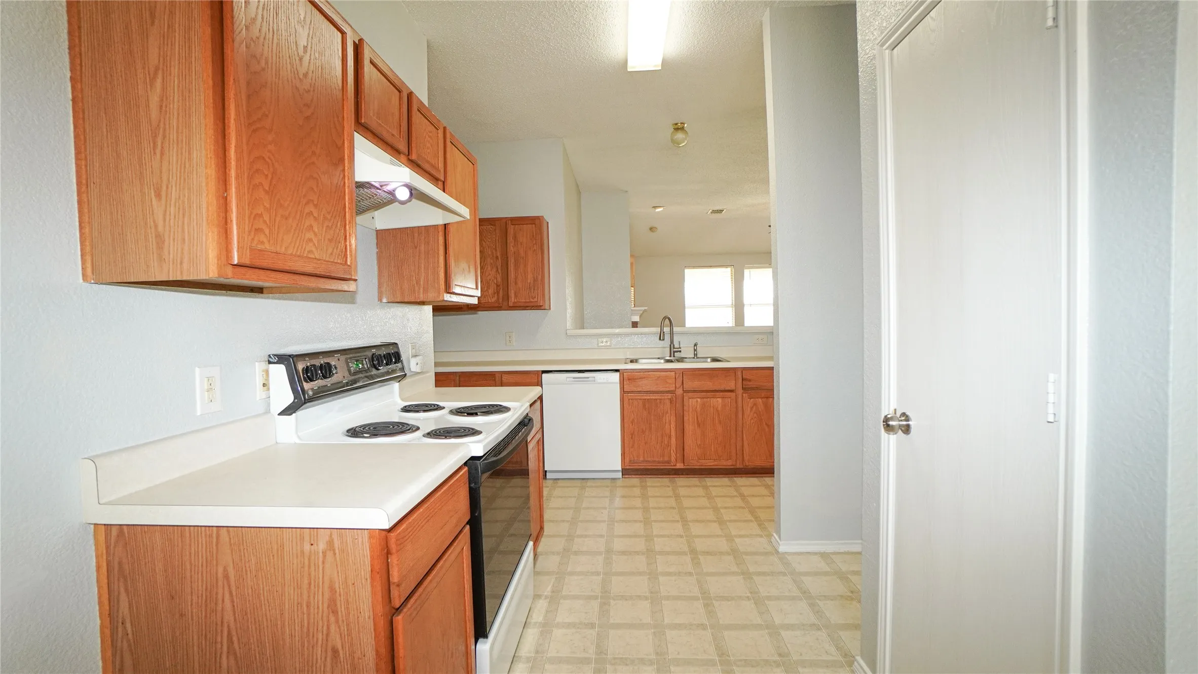 Single Family Residence For Rent in Kaufman County , 106 Starlight Drive, Forney, Texas 75126, 3 Bedroom, 2 Bathroom, 2 Garage spaces, 1,654 Sqft, built in 2003, Price $1,995, mls#21334625, Real Estate Agent in Forney, Homes For Rent in Kaufman county, Homes For Rent in Forney, Realtor in Forney Texas, Real Estate Brokerage Independent Realty Texas, Luminita Cordes Realtor