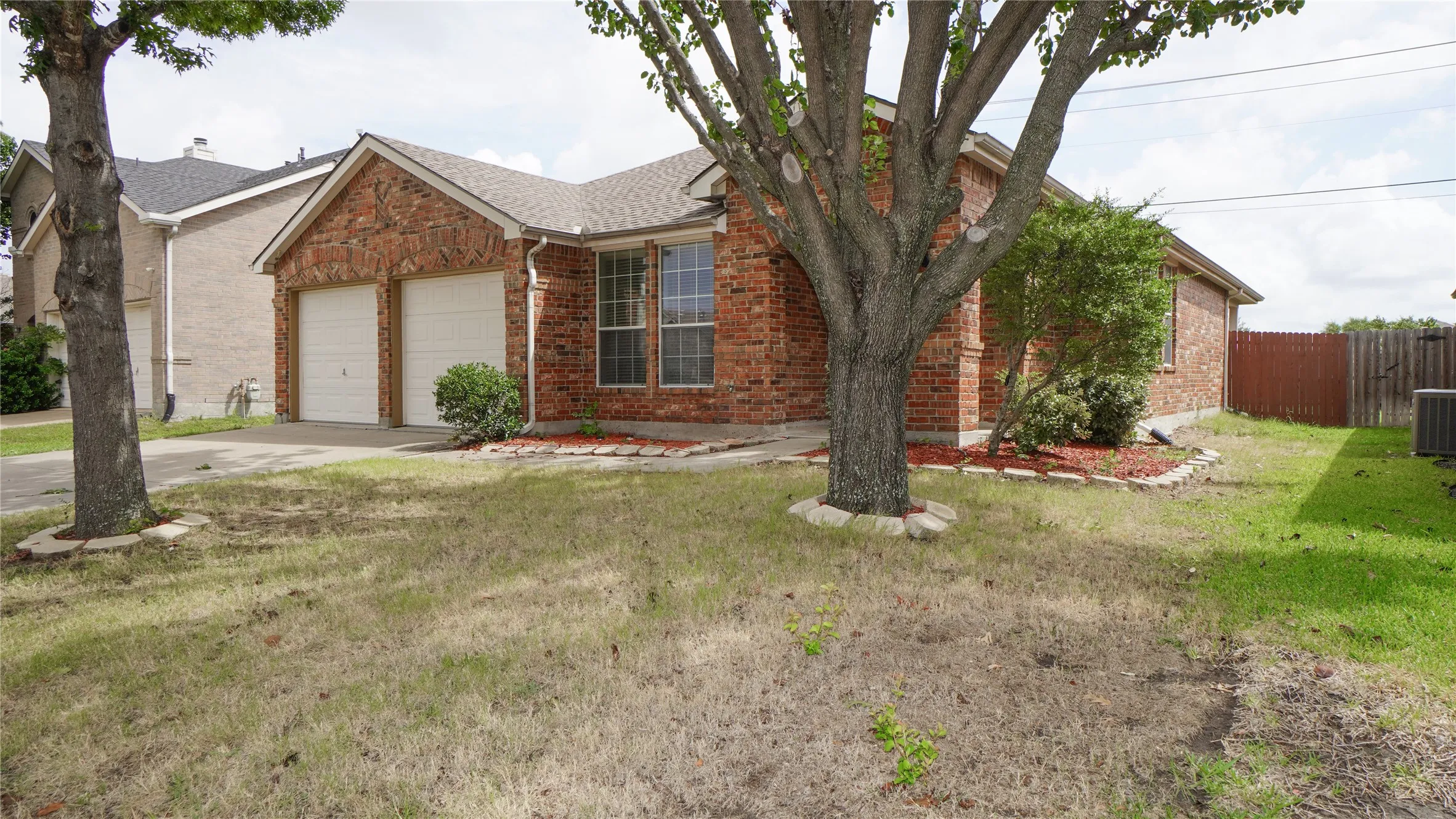 Single Family Residence For Rent in Kaufman County , 106 Starlight Drive, Forney, Texas 75126, 3 Bedroom, 2 Bathroom, 2 Garage spaces, 1,654 Sqft, built in 2003, Price $1,995, mls#21334625, Real Estate Agent in Forney, Homes For Rent in Kaufman county, Homes For Rent in Forney, Realtor in Forney Texas, Real Estate Brokerage Independent Realty Texas, Luminita Cordes Realtor