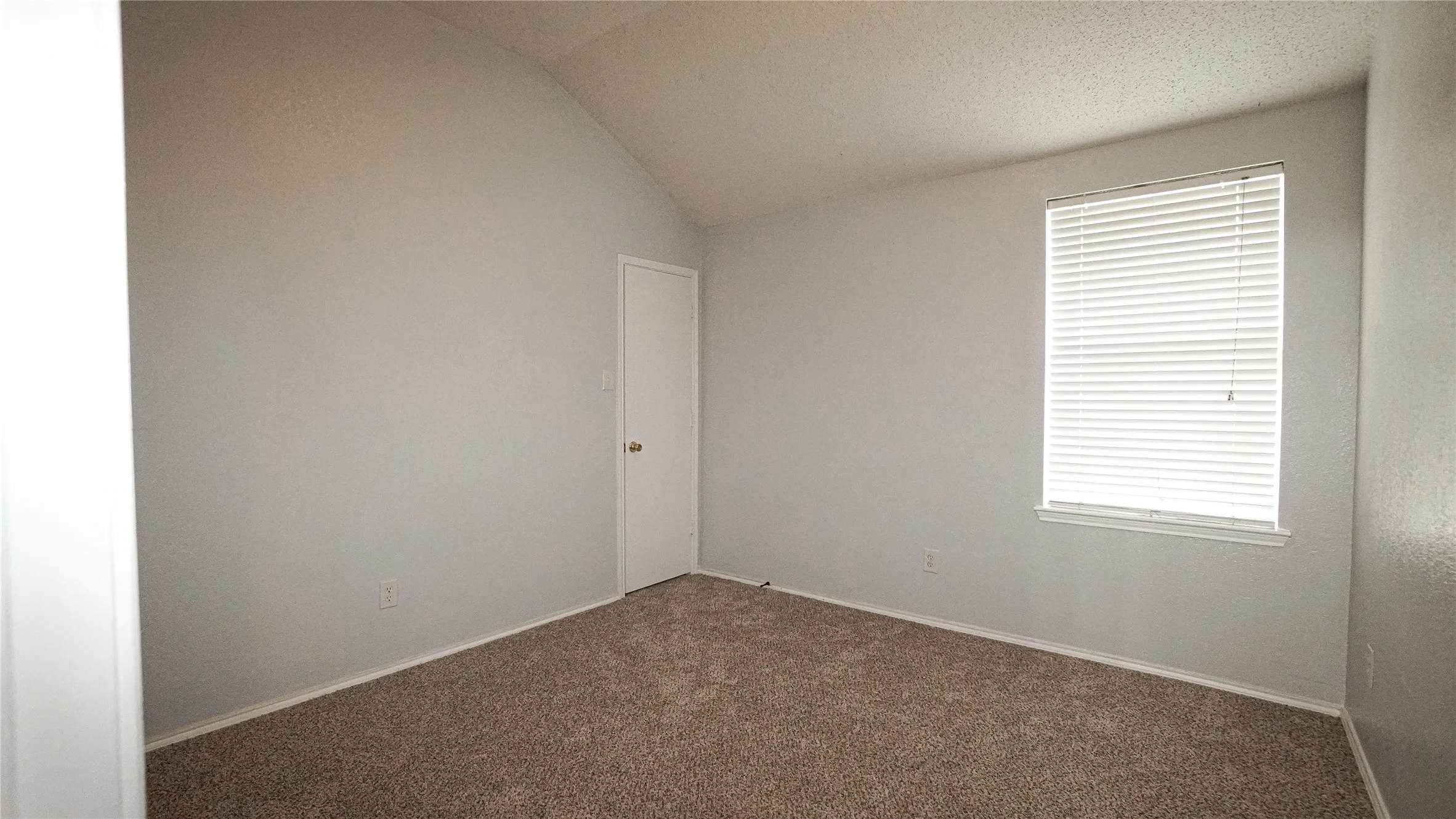 Single Family Residence For Rent in Kaufman County , 106 Starlight Drive, Forney, Texas 75126, 3 Bedroom, 2 Bathroom, 2 Garage spaces, 1,654 Sqft, built in 2003, Price $1,995, mls#21334625, Real Estate Agent in Forney, Homes For Rent in Kaufman county, Homes For Rent in Forney, Realtor in Forney Texas, Real Estate Brokerage Independent Realty Texas, Luminita Cordes Realtor