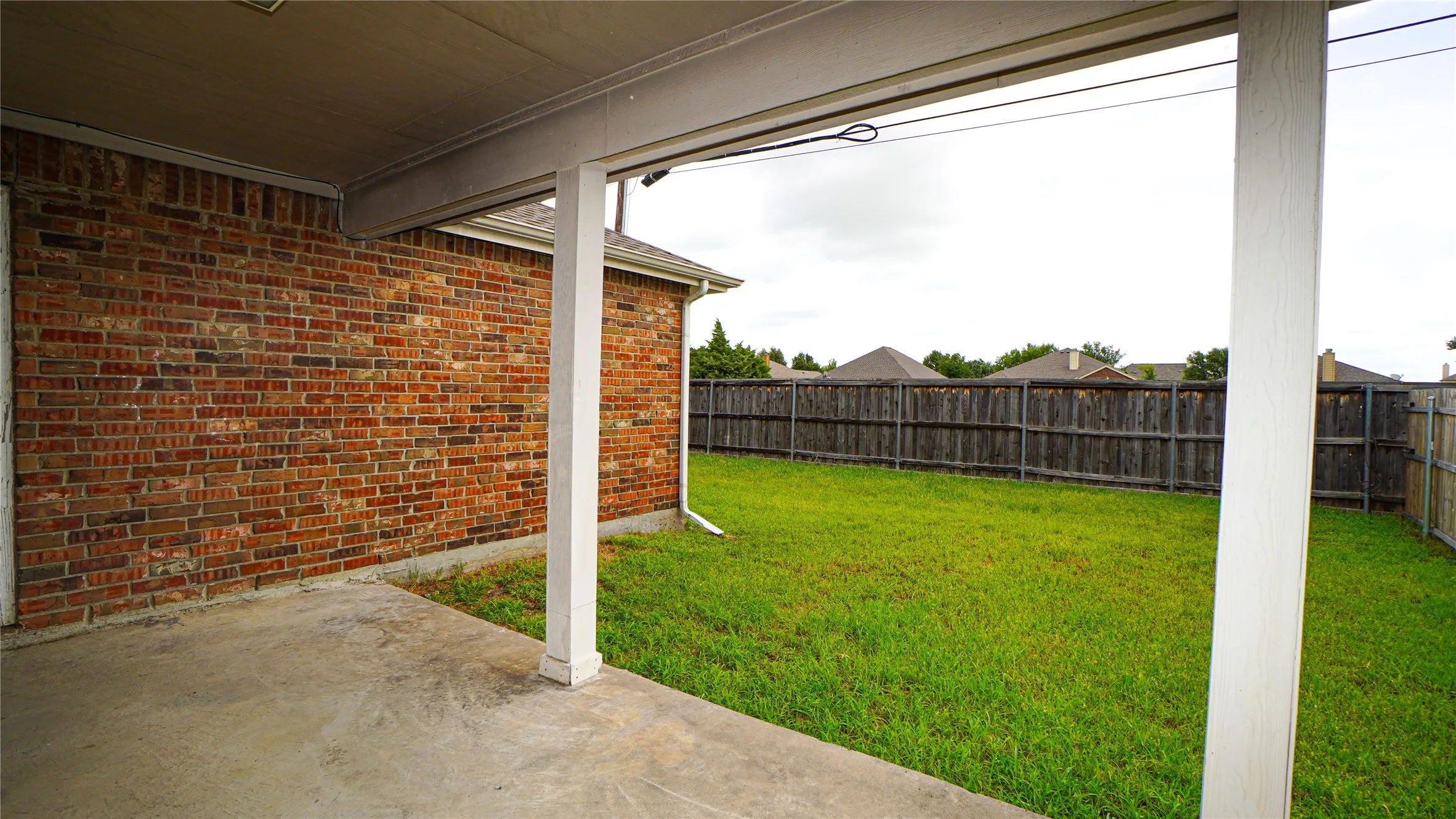 Single Family Residence For Rent in Kaufman County , 106 Starlight Drive, Forney, Texas 75126, 3 Bedroom, 2 Bathroom, 2 Garage spaces, 1,654 Sqft, built in 2003, Price $1,995, mls#21334625, Real Estate Agent in Forney, Homes For Rent in Kaufman county, Homes For Rent in Forney, Realtor in Forney Texas, Real Estate Brokerage Independent Realty Texas, Luminita Cordes Realtor