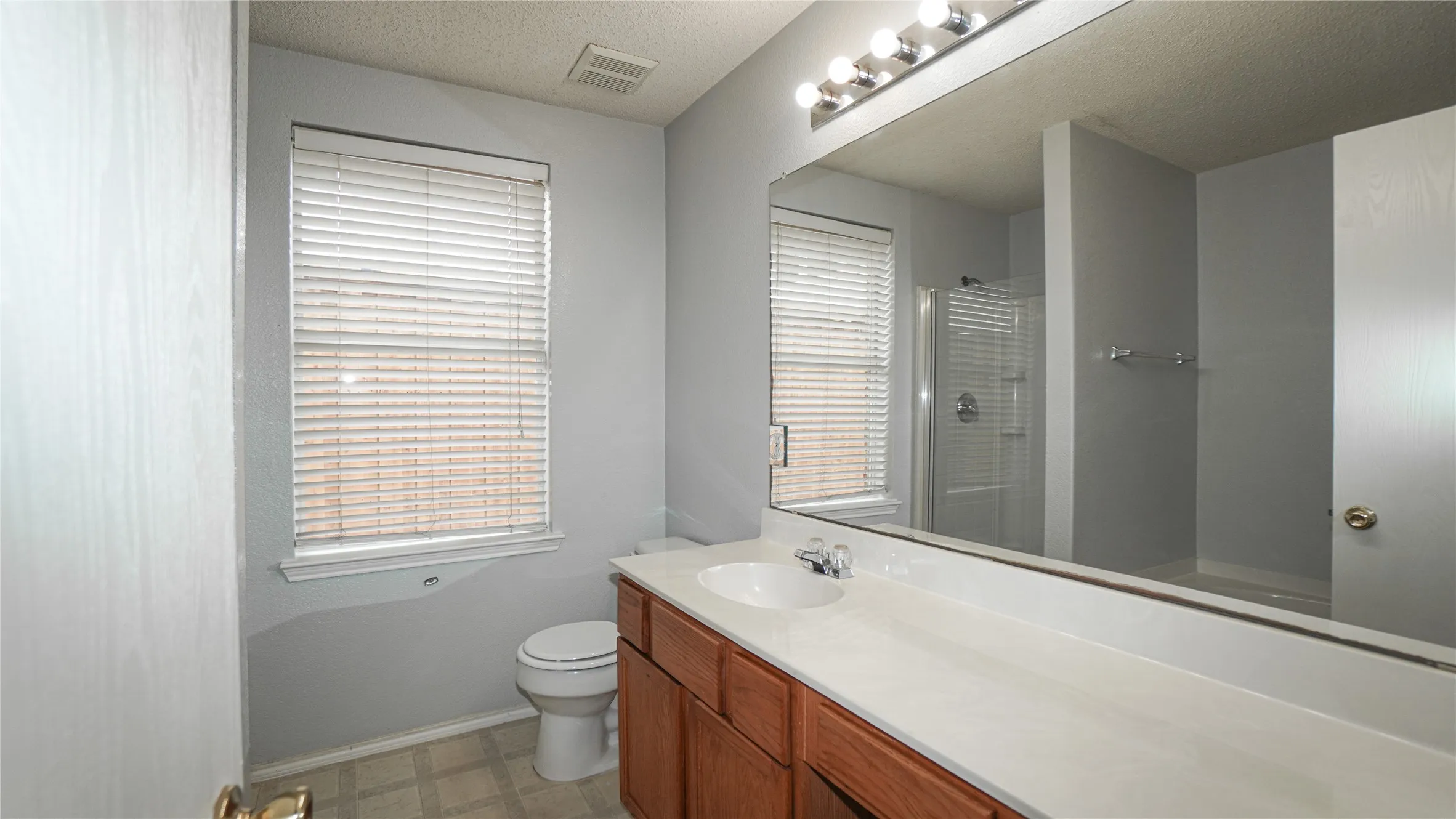 Single Family Residence For Rent in Kaufman County , 106 Starlight Drive, Forney, Texas 75126, 3 Bedroom, 2 Bathroom, 2 Garage spaces, 1,654 Sqft, built in 2003, Price $1,995, mls#21334625, Real Estate Agent in Forney, Homes For Rent in Kaufman county, Homes For Rent in Forney, Realtor in Forney Texas, Real Estate Brokerage Independent Realty Texas, Luminita Cordes Realtor