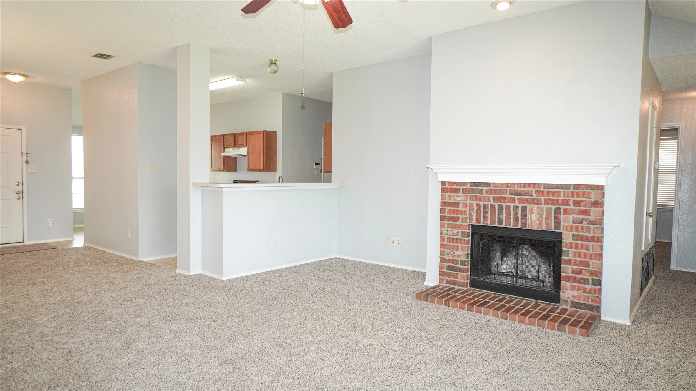 Single Family Residence For Rent in Kaufman County , 106 Starlight Drive, Forney, Texas 75126, 3 Bedroom, 2 Bathroom, 2 Garage spaces, 1,654 Sqft, built in 2003, Price $1,995, mls#21334625, Real Estate Agent in Forney, Homes For Rent in Kaufman county, Homes For Rent in Forney, Realtor in Forney Texas, Real Estate Brokerage Independent Realty Texas, Luminita Cordes Realtor