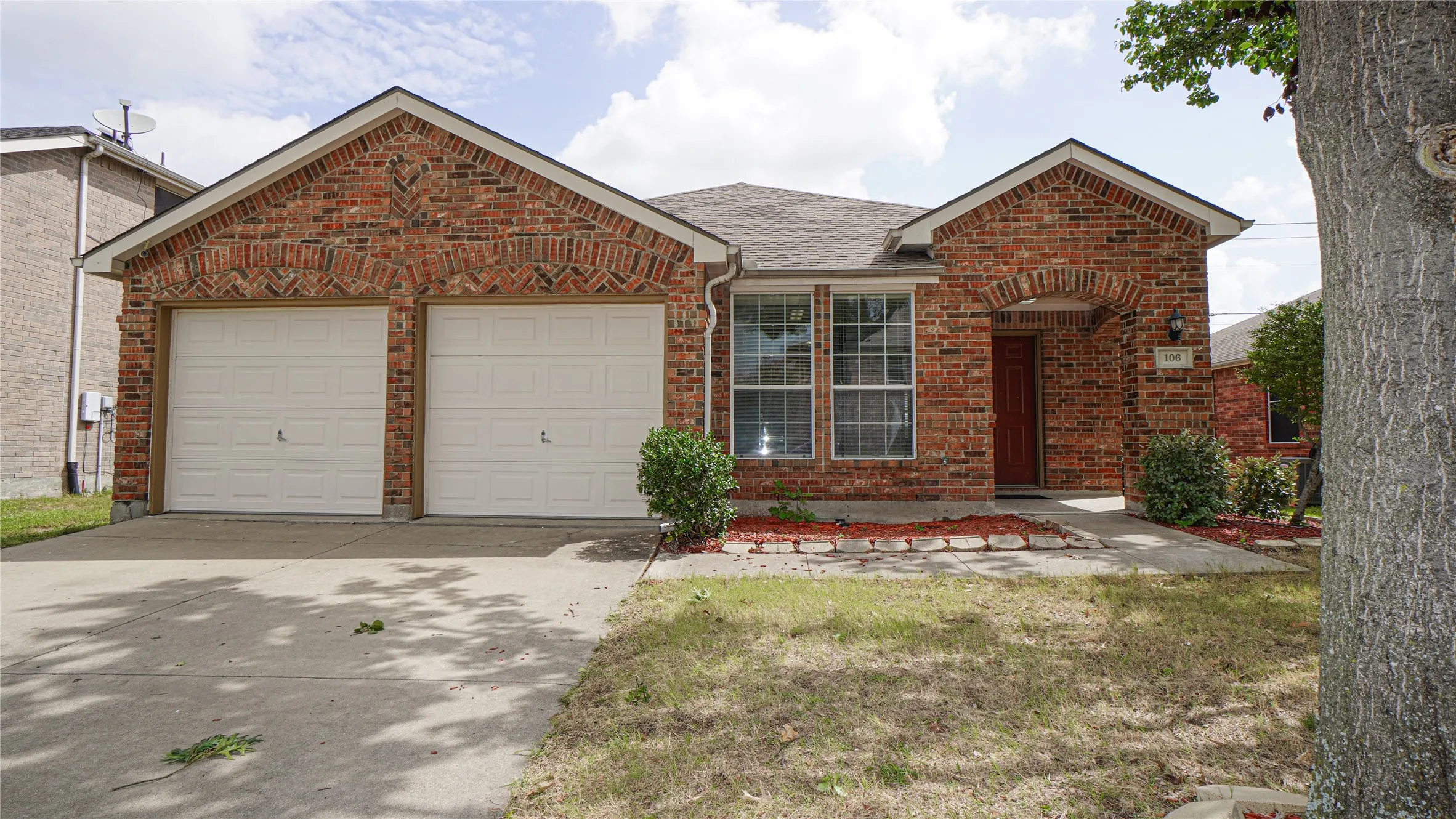 Single Family Residence For Rent in Kaufman County , 106 Starlight Drive, Forney, Texas 75126, 3 Bedroom, 2 Bathroom, 2 Garage spaces, 1,654 Sqft, built in 2003, Price $1,995, mls#21334625, Real Estate Agent in Forney, Homes For Rent in Kaufman county, Homes For Rent in Forney, Realtor in Forney Texas, Real Estate Brokerage Independent Realty Texas, Luminita Cordes Realtor