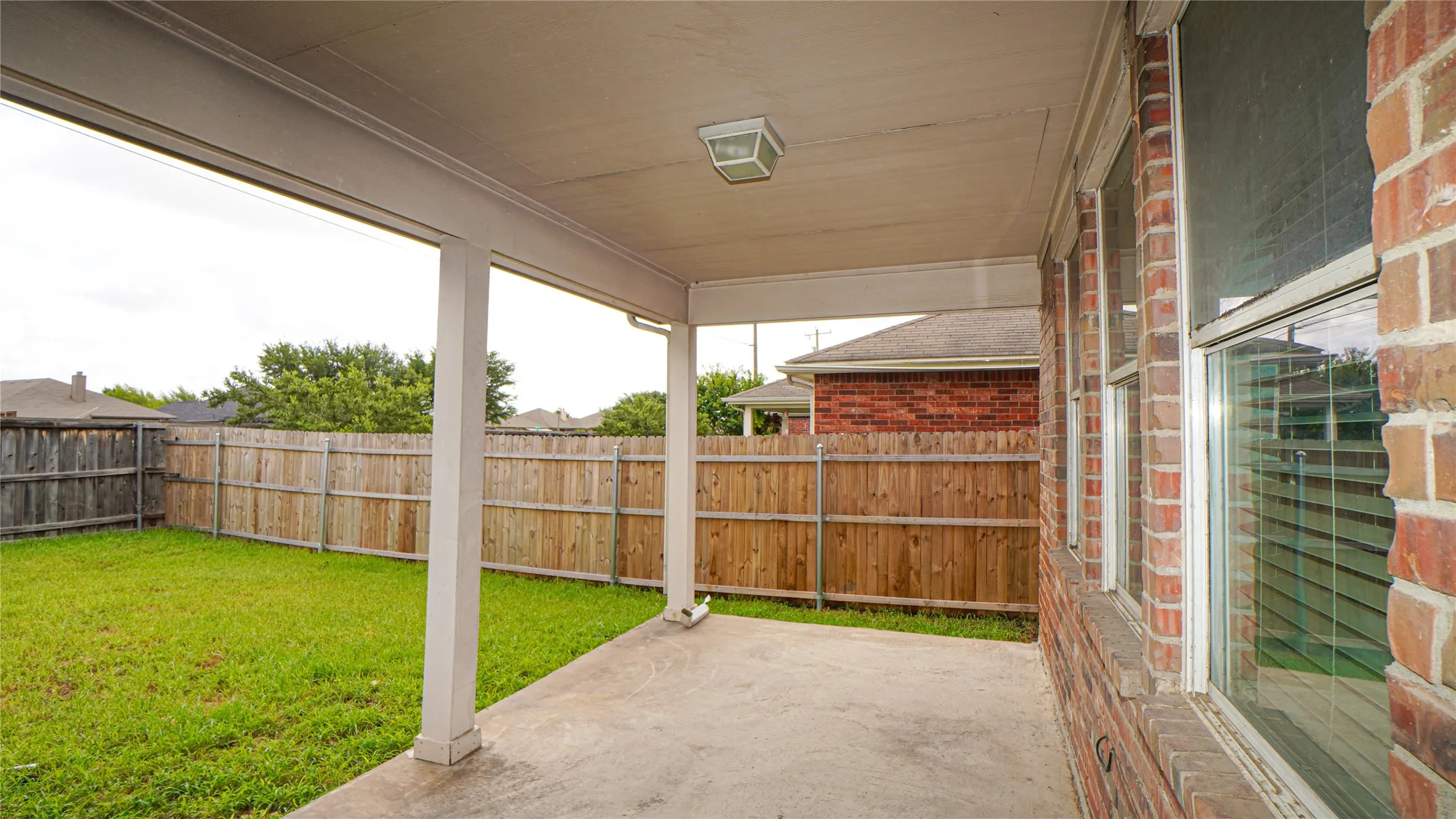Single Family Residence For Rent in Kaufman County , 106 Starlight Drive, Forney, Texas 75126, 3 Bedroom, 2 Bathroom, 2 Garage spaces, 1,654 Sqft, built in 2003, Price $1,995, mls#21334625, Real Estate Agent in Forney, Homes For Rent in Kaufman county, Homes For Rent in Forney, Realtor in Forney Texas, Real Estate Brokerage Independent Realty Texas, Luminita Cordes Realtor