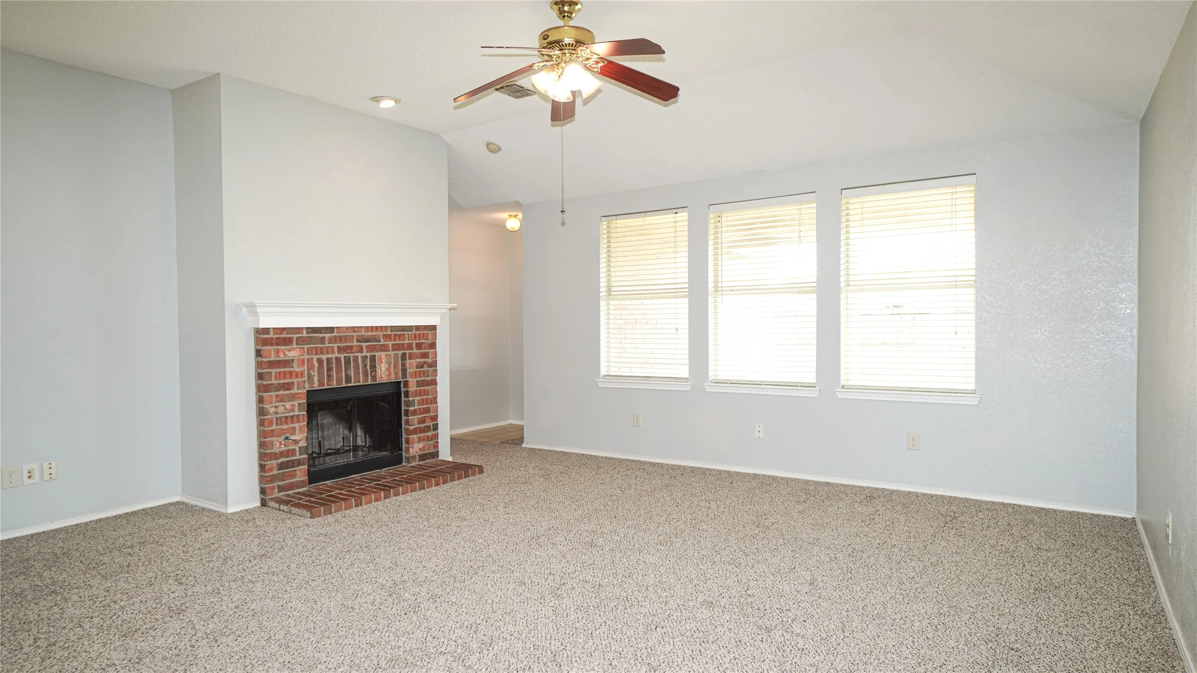 Single Family Residence For Rent in Kaufman County , 106 Starlight Drive, Forney, Texas 75126, 3 Bedroom, 2 Bathroom, 2 Garage spaces, 1,654 Sqft, built in 2003, Price $1,995, mls#21334625, Real Estate Agent in Forney, Homes For Rent in Kaufman county, Homes For Rent in Forney, Realtor in Forney Texas, Real Estate Brokerage Independent Realty Texas, Luminita Cordes Realtor