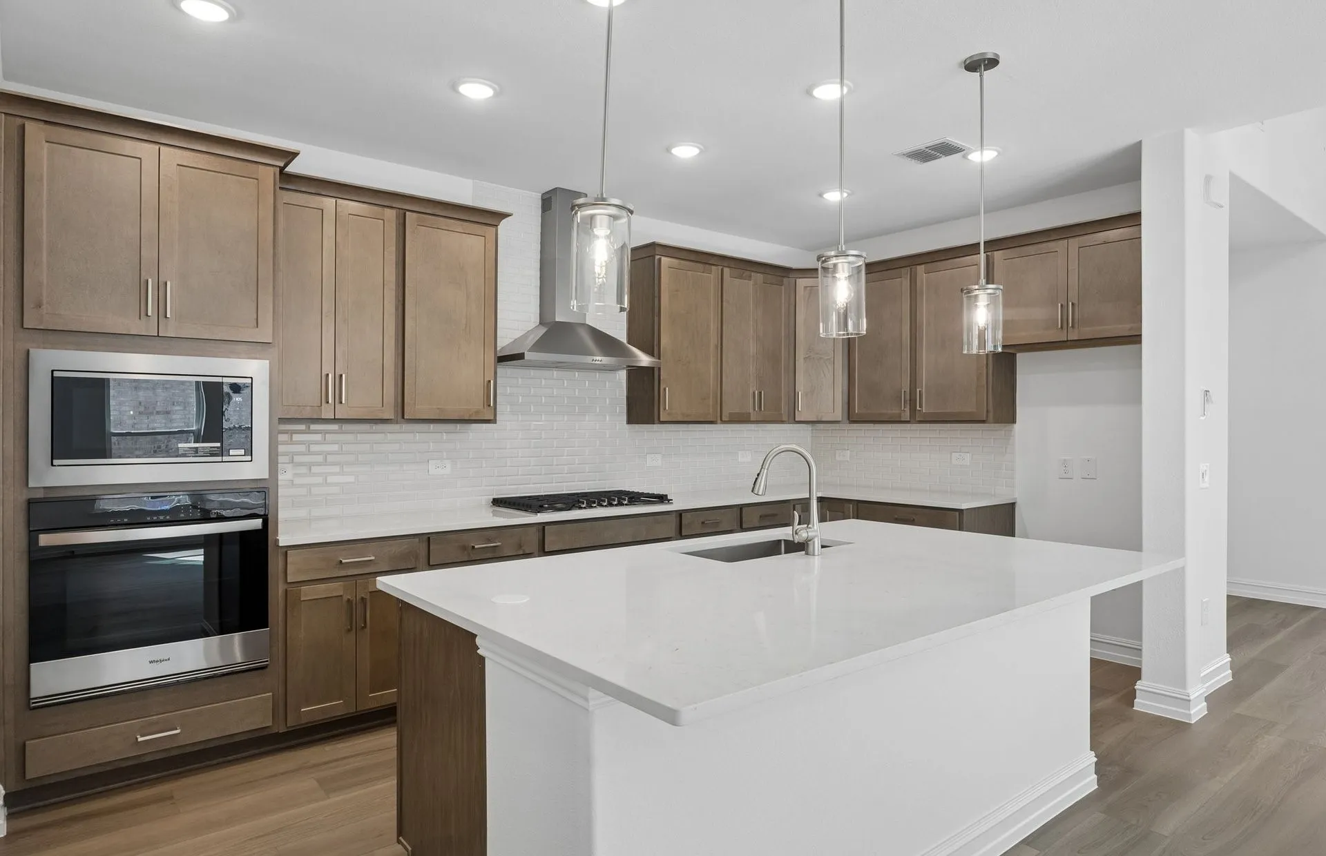 Beautiful pendent lighting in kitchen