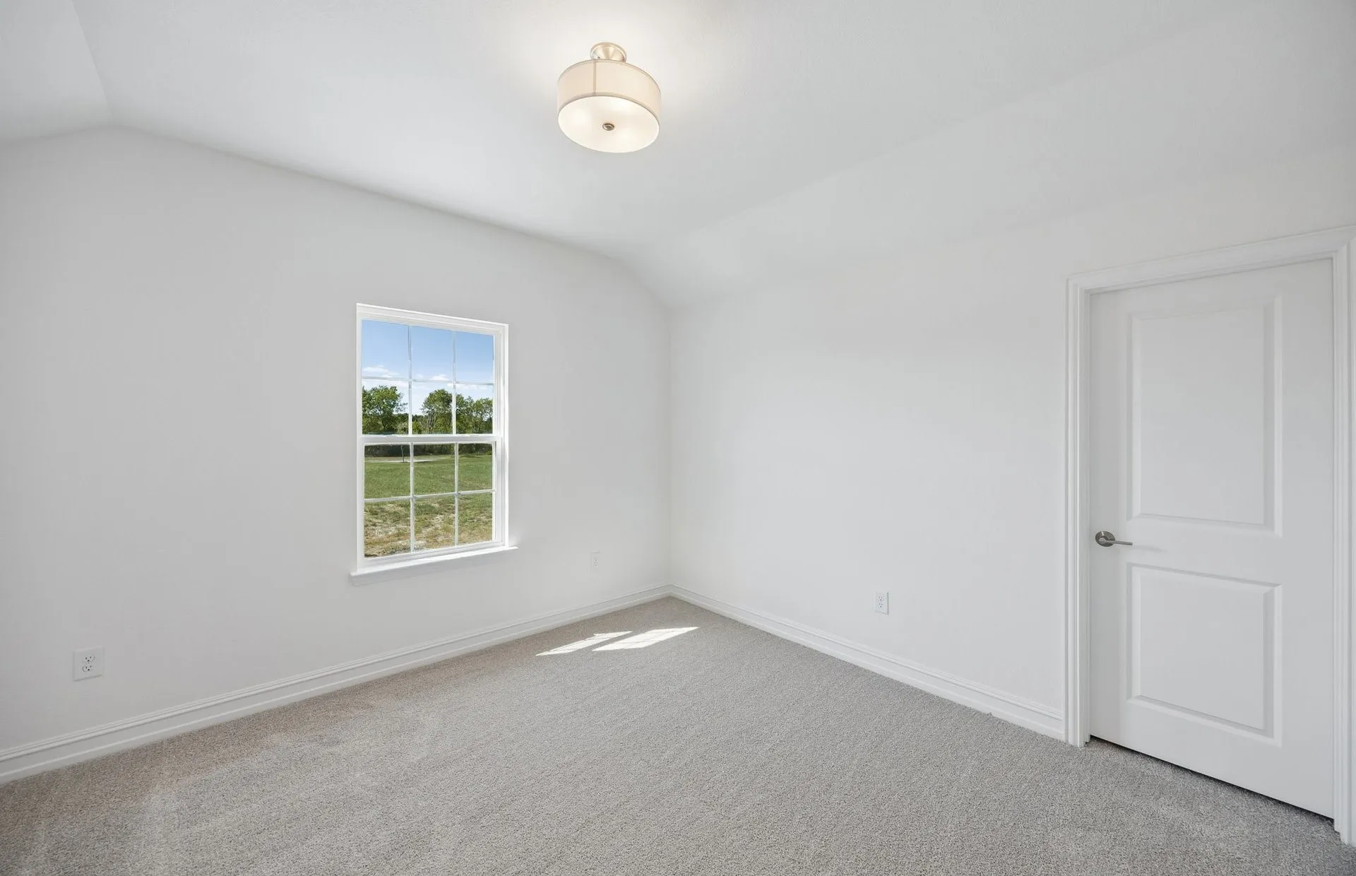 Secondary bedroom