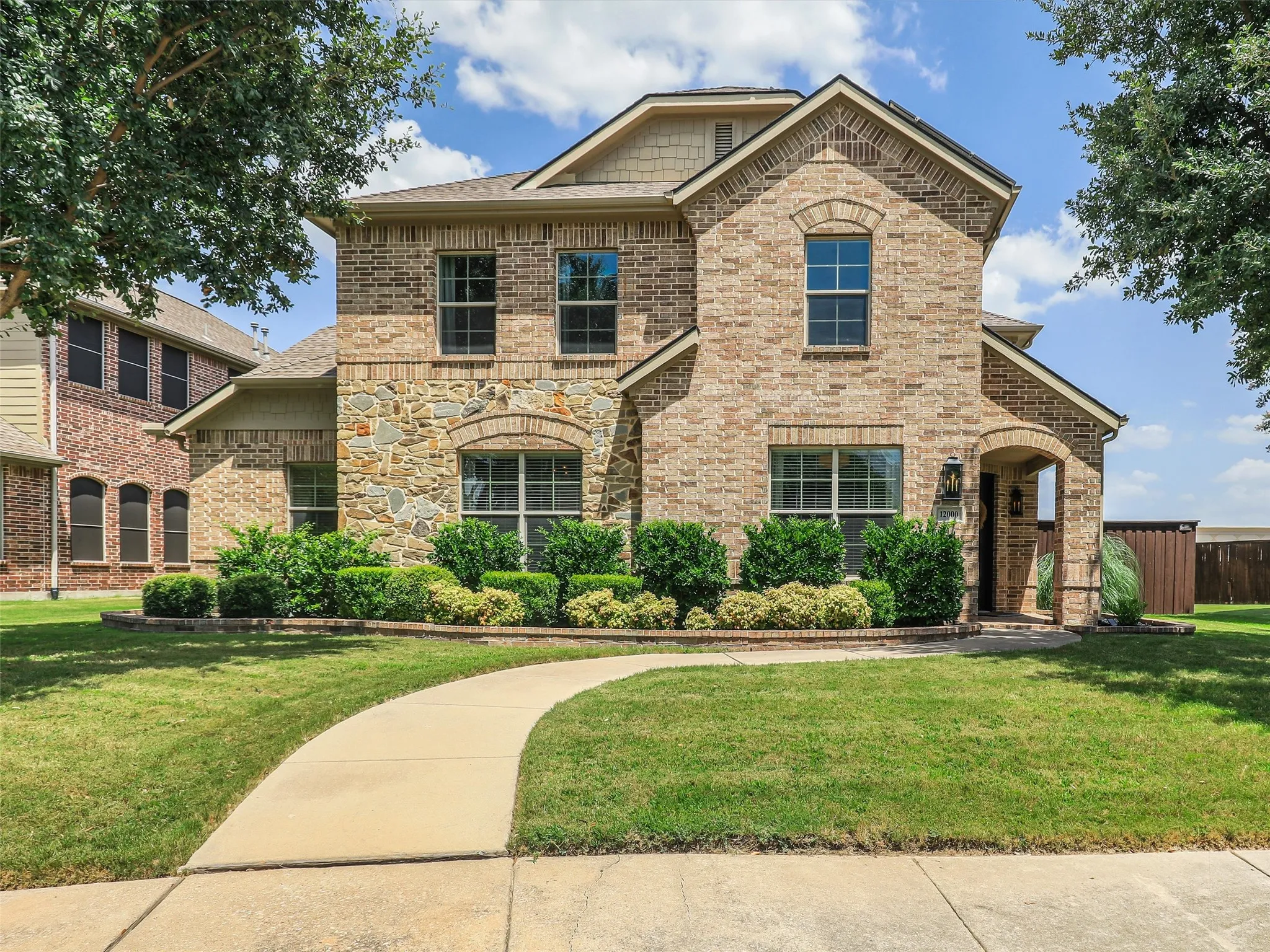 Single Family Residence For Sale in Denton County , 12000 Sunny Street, Frisco, Texas 75033, 4 Bedroom, 3 Bathroom, 2 Garage spaces, 3,361 Sqft, built in 2011, mls#21329797, Real Estate Agent in Frisco, Homes For Sale in Denton county, Homes For Sale in Frisco, Realtor in Frisco Texas, Real Estate Brokerage Independent Realty Texas, Luminita Cordes Realtor