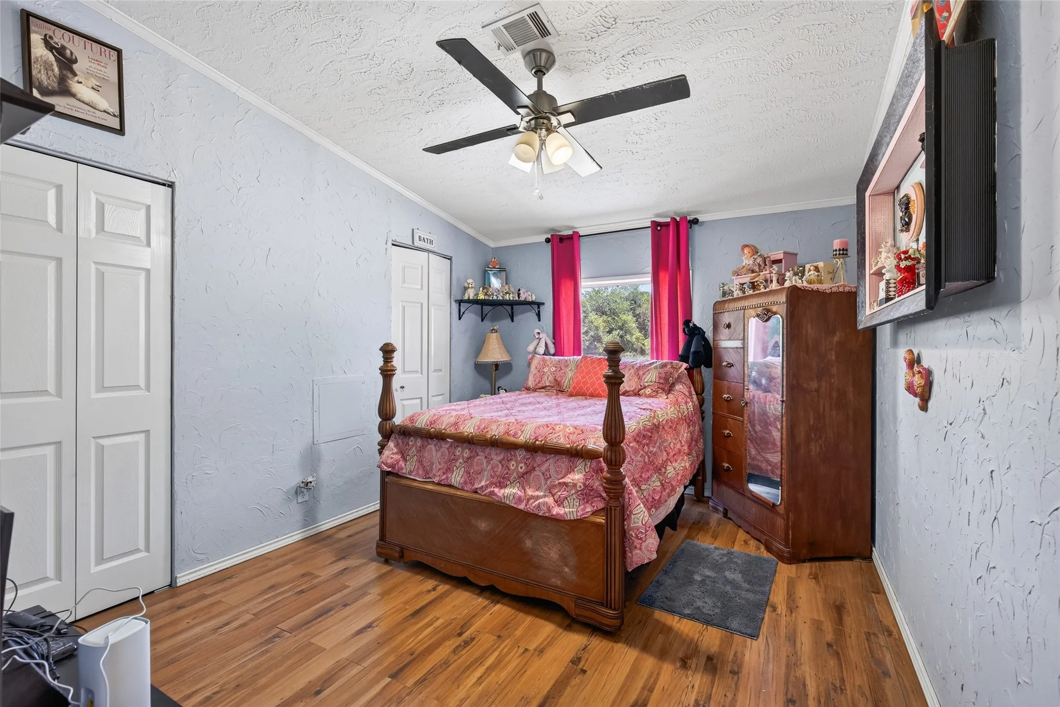 Single Family Residence For Sale in Kaufman County , 19399 State Highway 274, Kemp, Texas 75143, 6 Bedroom, 6 Bathroom, 2 Garage spaces, 3,965 Sqft, built in 1970, mls#21336083, Real Estate Agent in Kemp, Homes For Sale in Kaufman county, Homes For Sale in Kemp, Realtor in Kemp Texas, Real Estate Brokerage Independent Realty Texas, Luminita Cordes Realtor