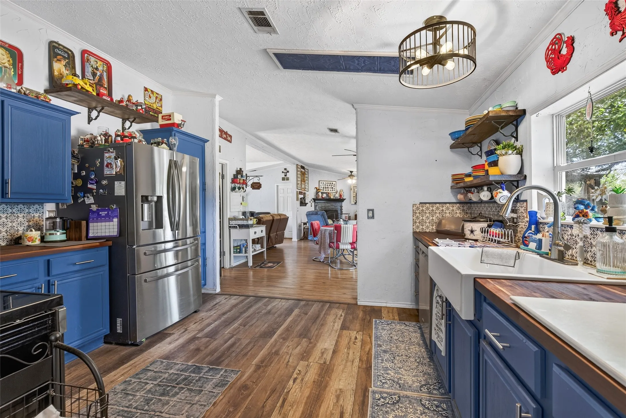 Single Family Residence For Sale in Kaufman County , 19399 State Highway 274, Kemp, Texas 75143, 6 Bedroom, 6 Bathroom, 2 Garage spaces, 3,965 Sqft, built in 1970, mls#21336083, Real Estate Agent in Kemp, Homes For Sale in Kaufman county, Homes For Sale in Kemp, Realtor in Kemp Texas, Real Estate Brokerage Independent Realty Texas, Luminita Cordes Realtor