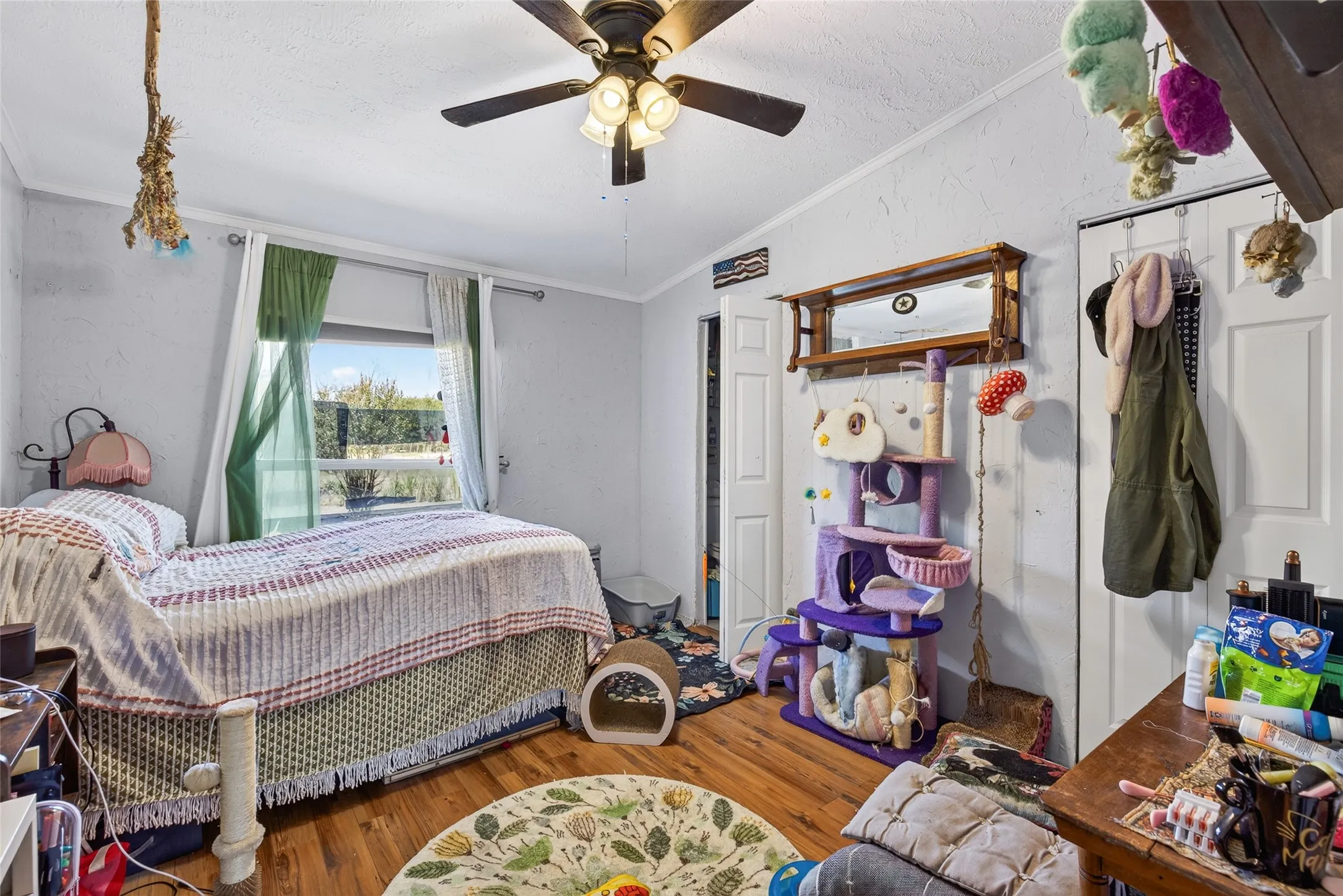 Single Family Residence For Sale in Kaufman County , 19399 State Highway 274, Kemp, Texas 75143, 6 Bedroom, 6 Bathroom, 2 Garage spaces, 3,965 Sqft, built in 1970, mls#21336083, Real Estate Agent in Kemp, Homes For Sale in Kaufman county, Homes For Sale in Kemp, Realtor in Kemp Texas, Real Estate Brokerage Independent Realty Texas, Luminita Cordes Realtor