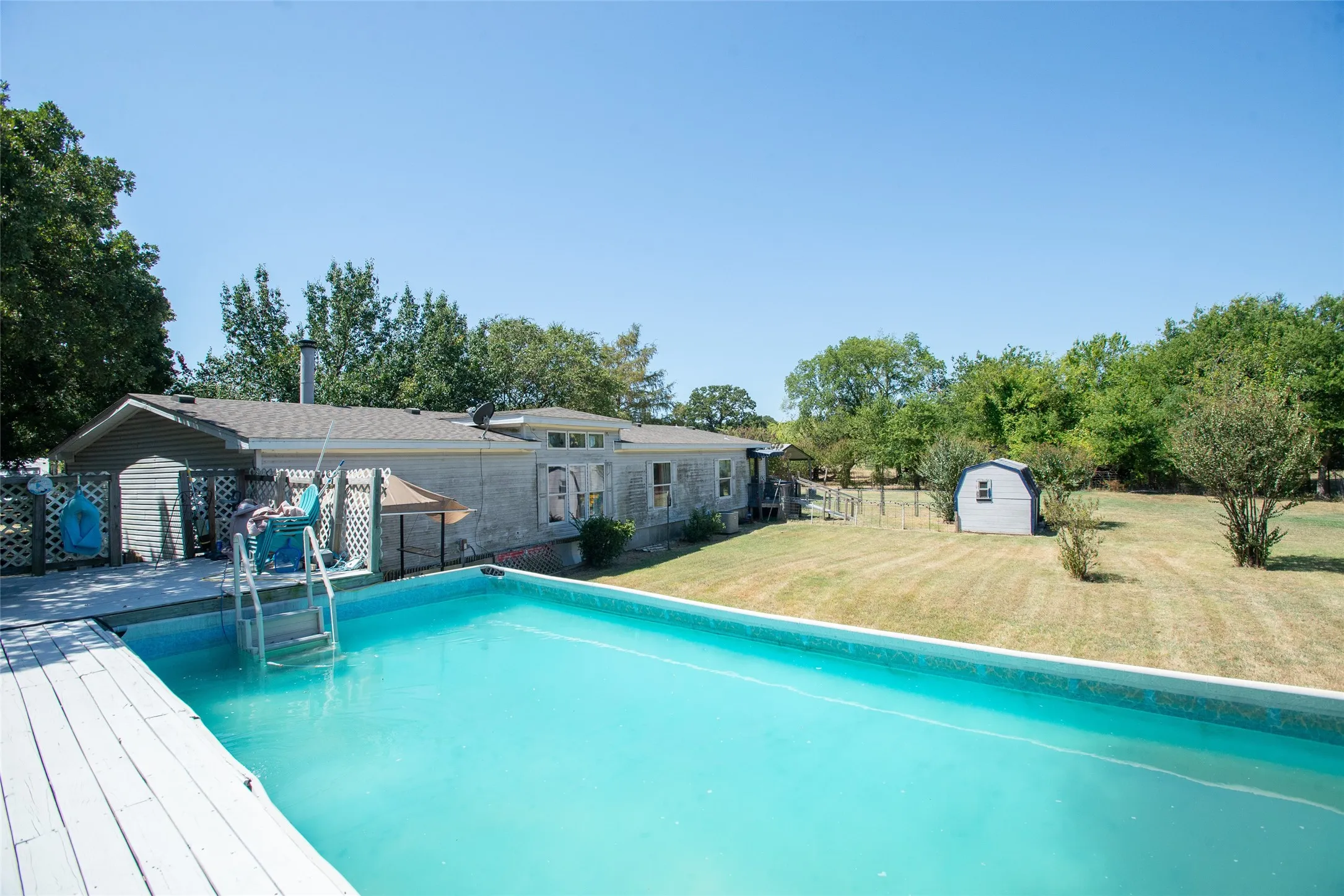 Single Family Residence For Sale in Kaufman County , 19399 State Highway 274, Kemp, Texas 75143, 6 Bedroom, 6 Bathroom, 2 Garage spaces, 3,965 Sqft, built in 1970, mls#21336083, Real Estate Agent in Kemp, Homes For Sale in Kaufman county, Homes For Sale in Kemp, Realtor in Kemp Texas, Real Estate Brokerage Independent Realty Texas, Luminita Cordes Realtor