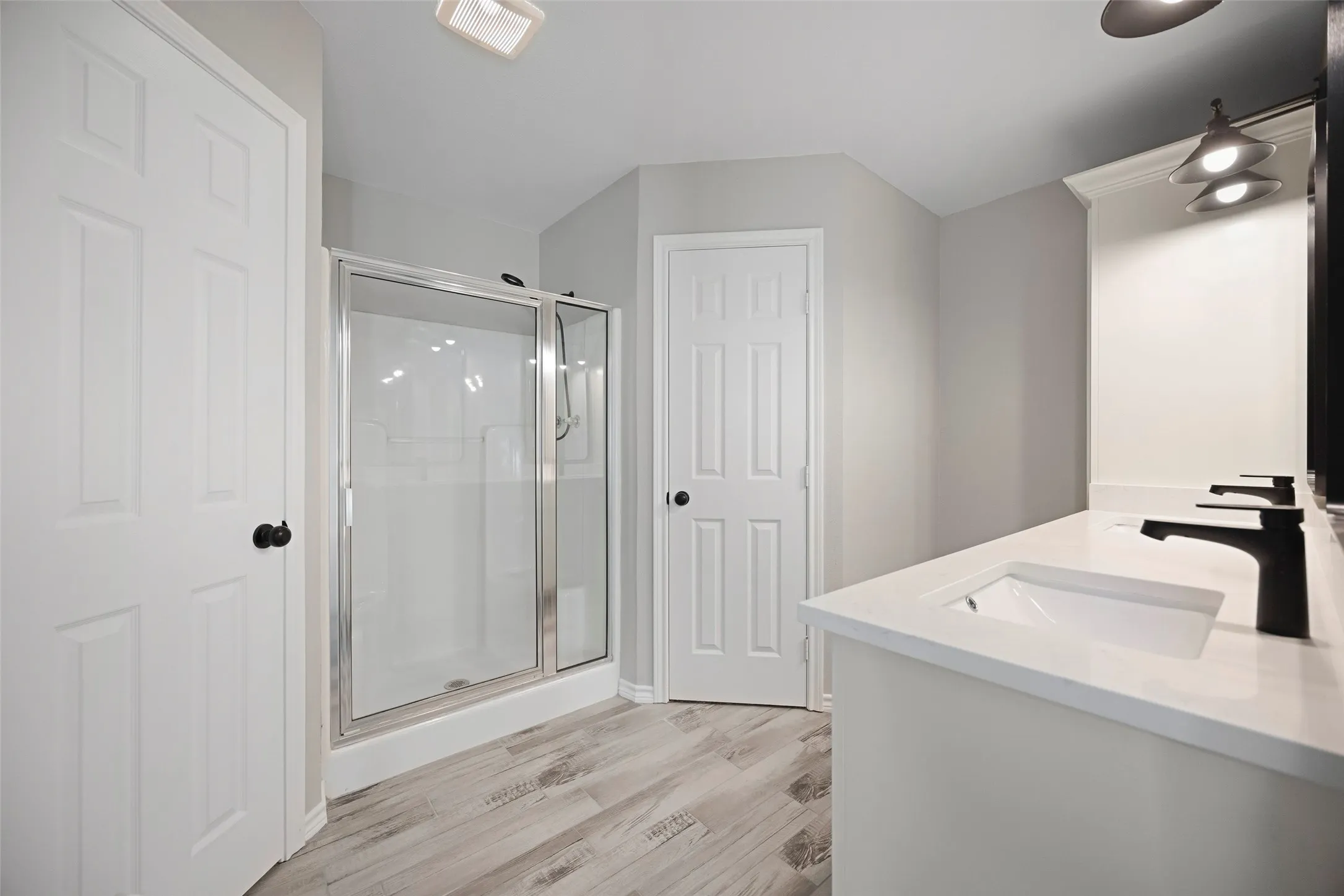 Single Family Residence For Sale in Hunt County , 2538 County Road 3127, Greenville, Texas 75402, 3 Bedrooms, 2 Bathrooms, 2 Garage spaces, 1,360 Sqft, built in 2005, Price $320,000, mls#21337585, Real Estate Agent in Greenville, Homes For Sale in Hunt county, Homes For Sale in Greenville, Realtor in Greenville Texas, Real Estate Brokerage Independent Realty Texas, Luminita Cordes Realtor