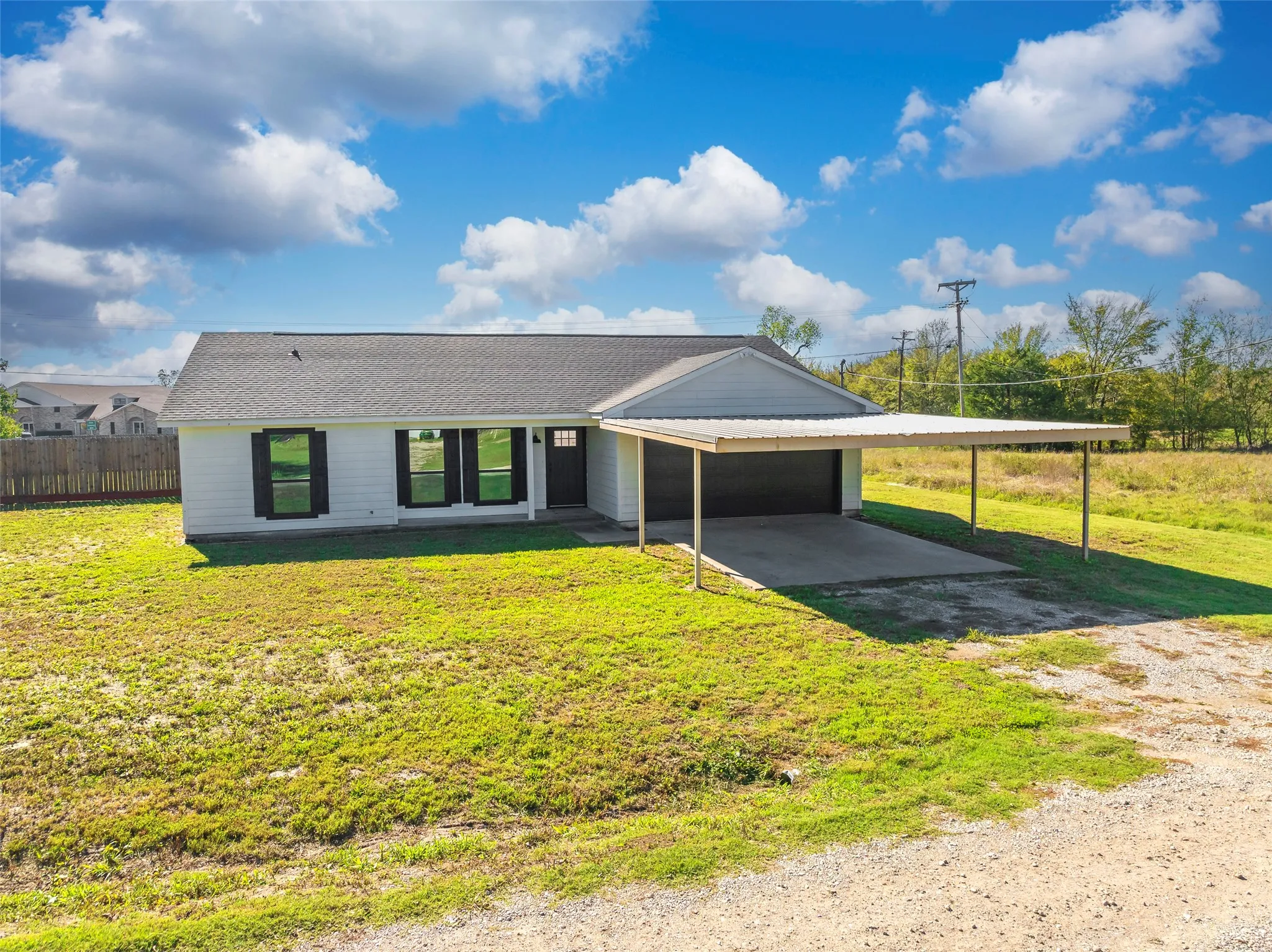 Single Family Residence For Sale in Hunt County , 2538 County Road 3127, Greenville, Texas 75402, 3 Bedrooms, 2 Bathrooms, 2 Garage spaces, 1,360 Sqft, built in 2005, Price $320,000, mls#21337585, Real Estate Agent in Greenville, Homes For Sale in Hunt county, Homes For Sale in Greenville, Realtor in Greenville Texas, Real Estate Brokerage Independent Realty Texas, Luminita Cordes Realtor
