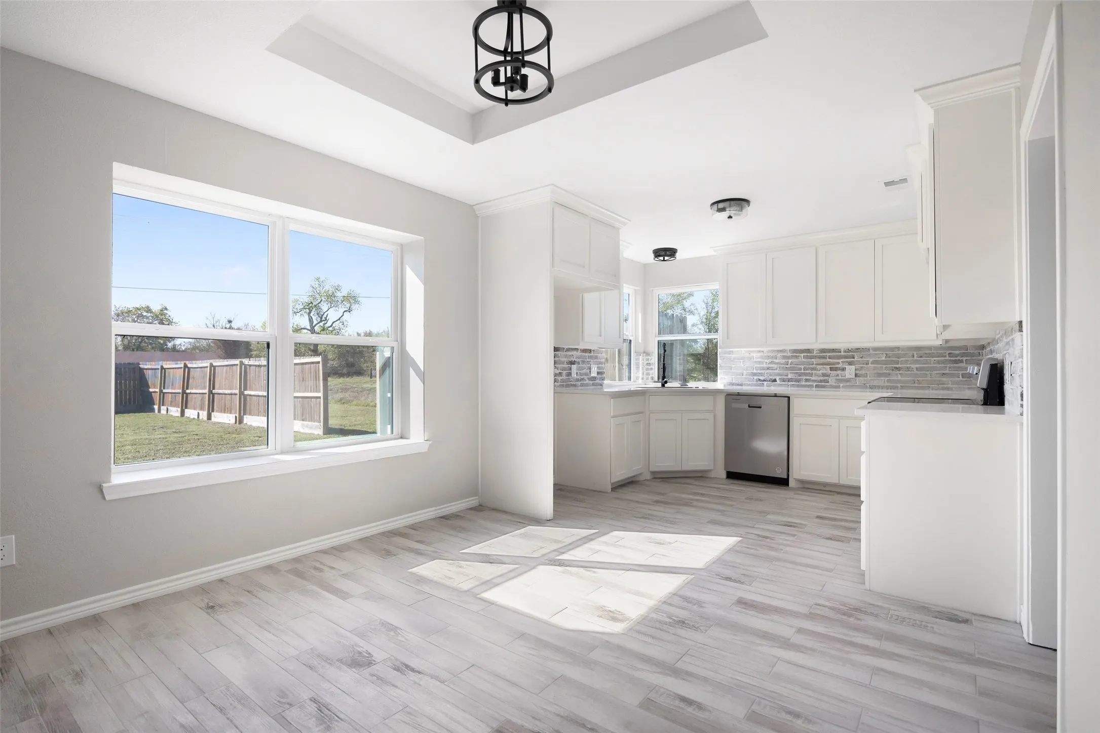 Single Family Residence For Sale in Hunt County , 2538 County Road 3127, Greenville, Texas 75402, 3 Bedrooms, 2 Bathrooms, 2 Garage spaces, 1,360 Sqft, built in 2005, Price $320,000, mls#21337585, Real Estate Agent in Greenville, Homes For Sale in Hunt county, Homes For Sale in Greenville, Realtor in Greenville Texas, Real Estate Brokerage Independent Realty Texas, Luminita Cordes Realtor