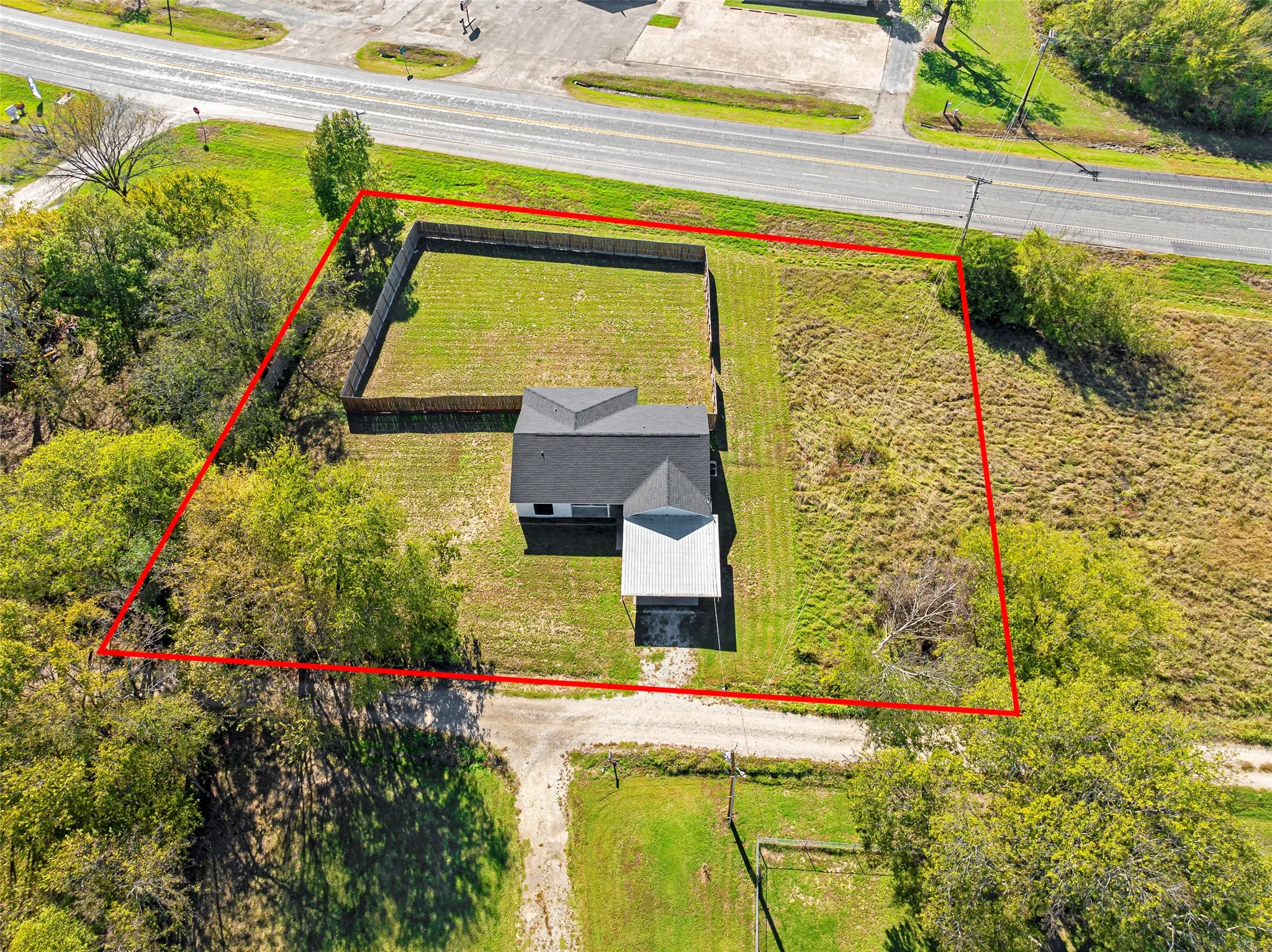 Single Family Residence For Sale in Hunt County , 2538 County Road 3127, Greenville, Texas 75402, 3 Bedrooms, 2 Bathrooms, 2 Garage spaces, 1,360 Sqft, built in 2005, Price $320,000, mls#21337585, Real Estate Agent in Greenville, Homes For Sale in Hunt county, Homes For Sale in Greenville, Realtor in Greenville Texas, Real Estate Brokerage Independent Realty Texas, Luminita Cordes Realtor