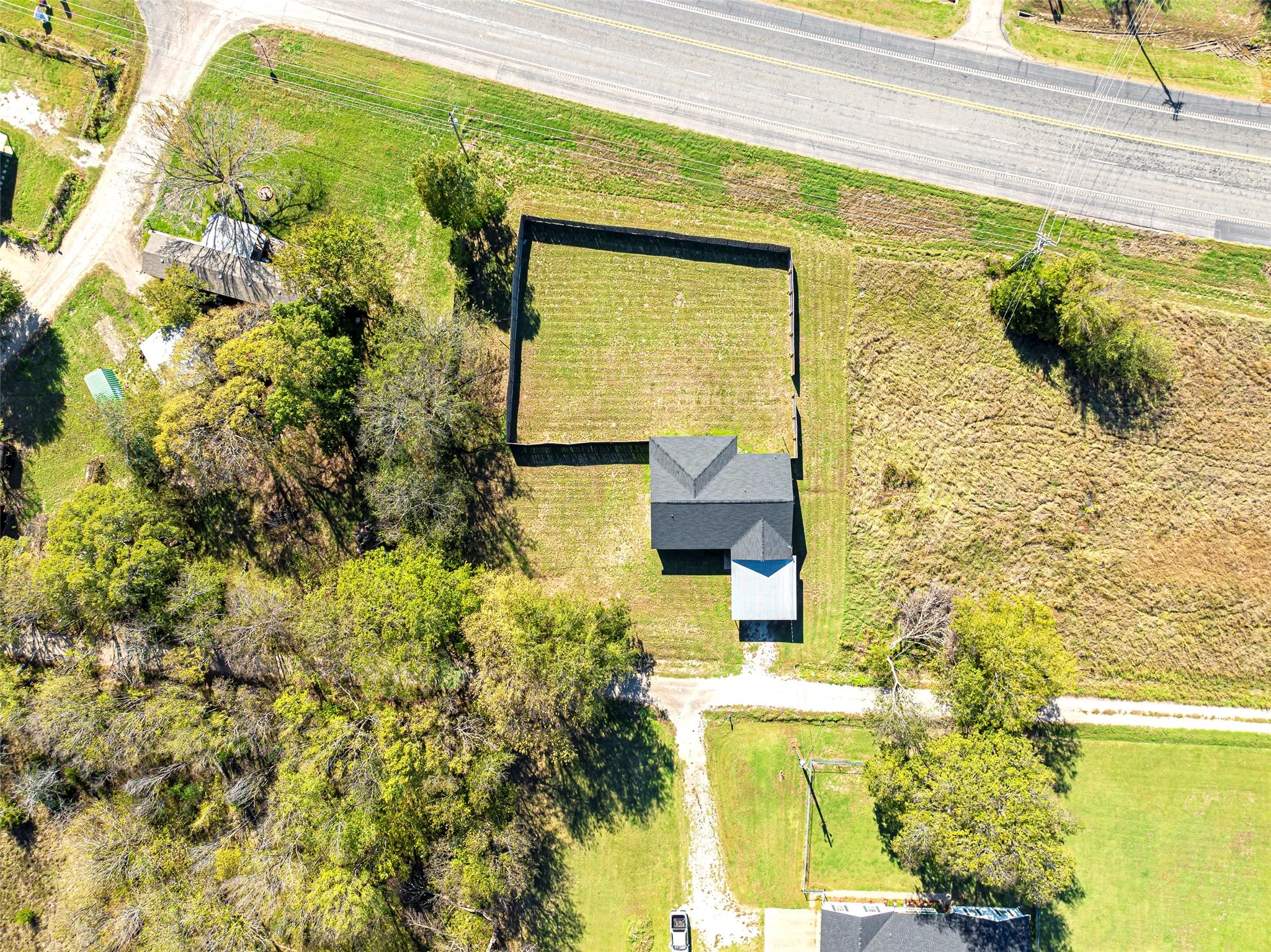 Single Family Residence For Sale in Hunt County , 2538 County Road 3127, Greenville, Texas 75402, 3 Bedrooms, 2 Bathrooms, 2 Garage spaces, 1,360 Sqft, built in 2005, Price $320,000, mls#21337585, Real Estate Agent in Greenville, Homes For Sale in Hunt county, Homes For Sale in Greenville, Realtor in Greenville Texas, Real Estate Brokerage Independent Realty Texas, Luminita Cordes Realtor