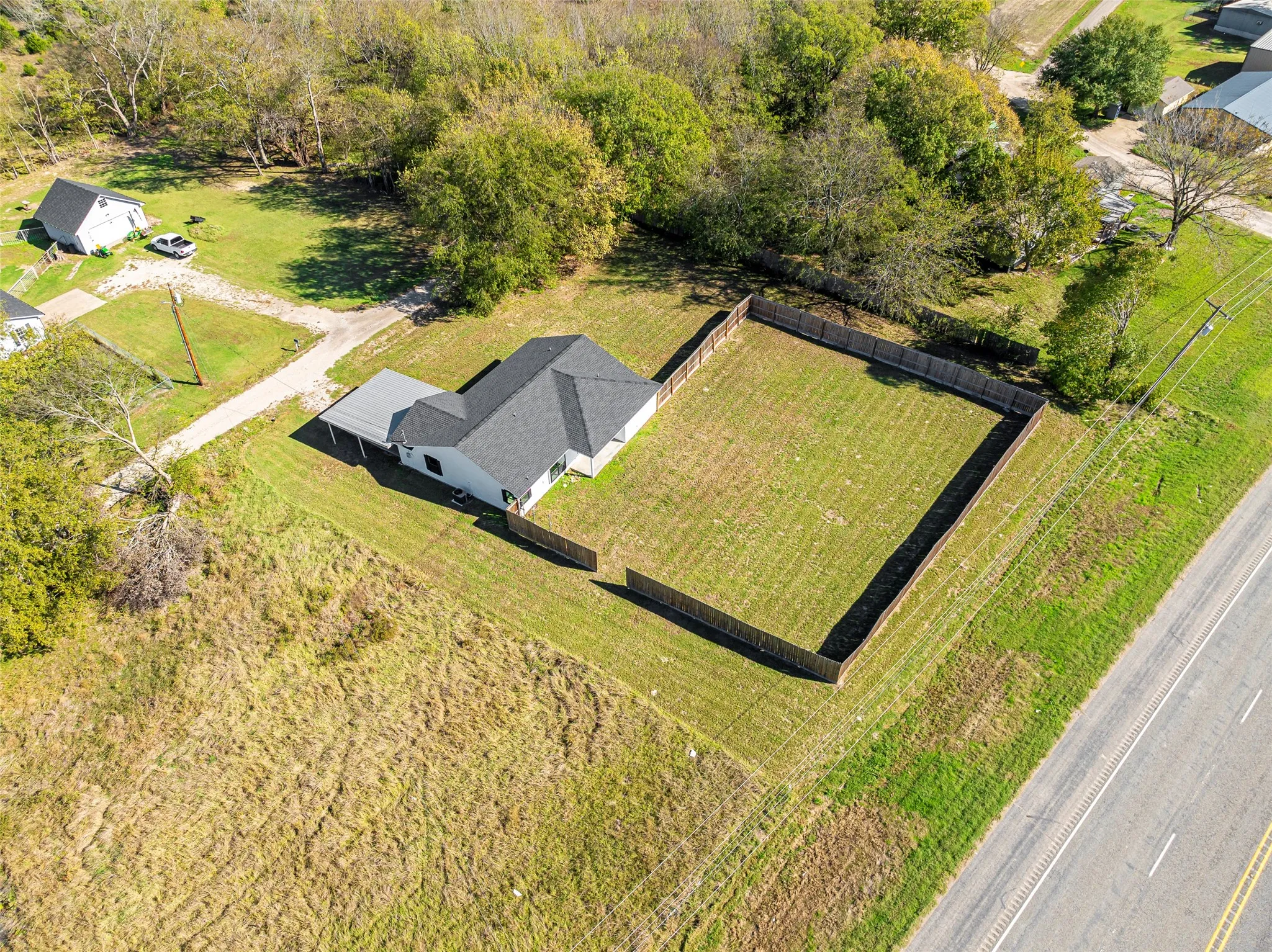 Single Family Residence For Sale in Hunt County , 2538 County Road 3127, Greenville, Texas 75402, 3 Bedrooms, 2 Bathrooms, 2 Garage spaces, 1,360 Sqft, built in 2005, Price $320,000, mls#21337585, Real Estate Agent in Greenville, Homes For Sale in Hunt county, Homes For Sale in Greenville, Realtor in Greenville Texas, Real Estate Brokerage Independent Realty Texas, Luminita Cordes Realtor