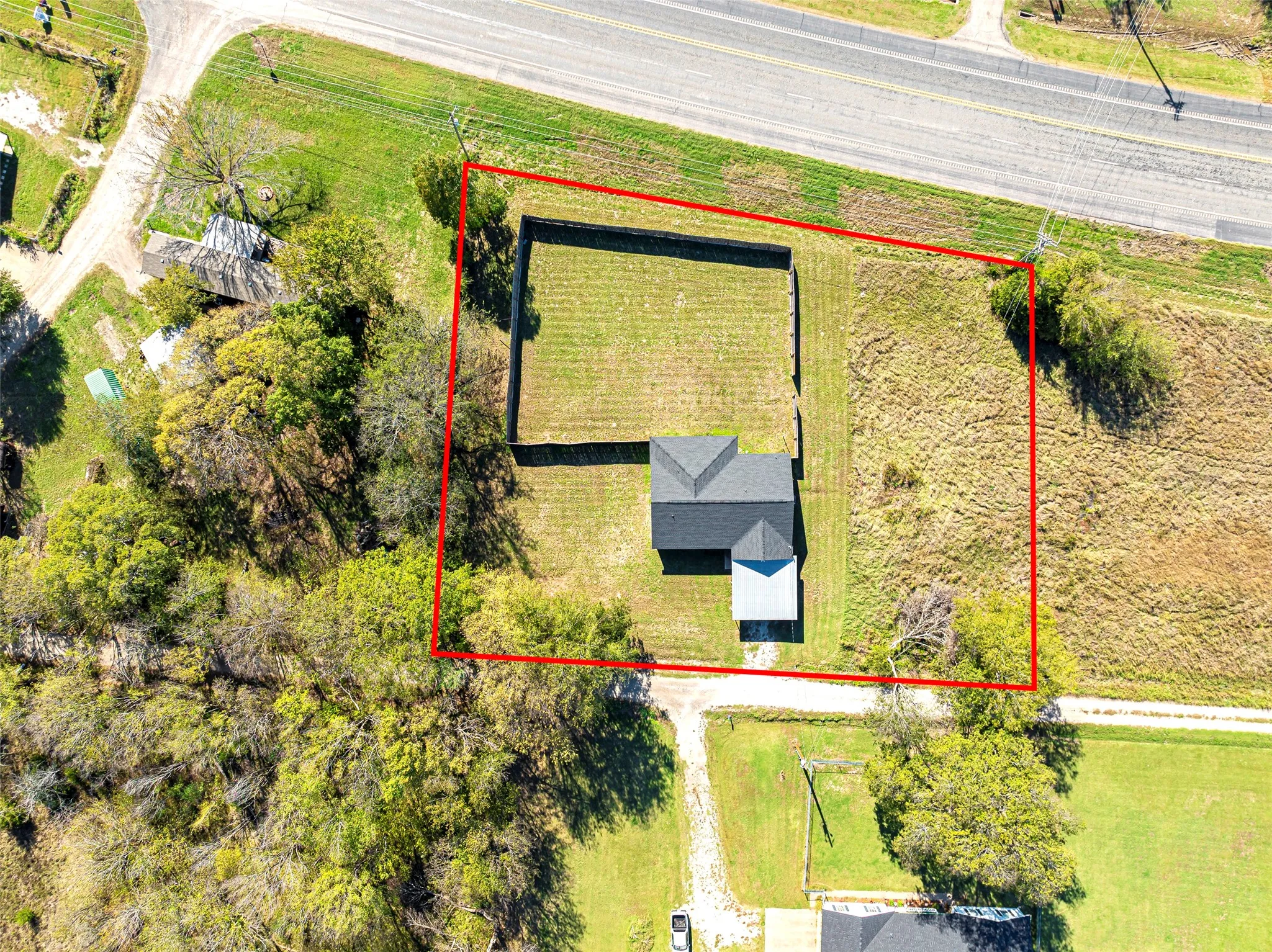 Single Family Residence For Sale in Hunt County , 2538 County Road 3127, Greenville, Texas 75402, 3 Bedrooms, 2 Bathrooms, 2 Garage spaces, 1,360 Sqft, built in 2005, Price $320,000, mls#21337585, Real Estate Agent in Greenville, Homes For Sale in Hunt county, Homes For Sale in Greenville, Realtor in Greenville Texas, Real Estate Brokerage Independent Realty Texas, Luminita Cordes Realtor