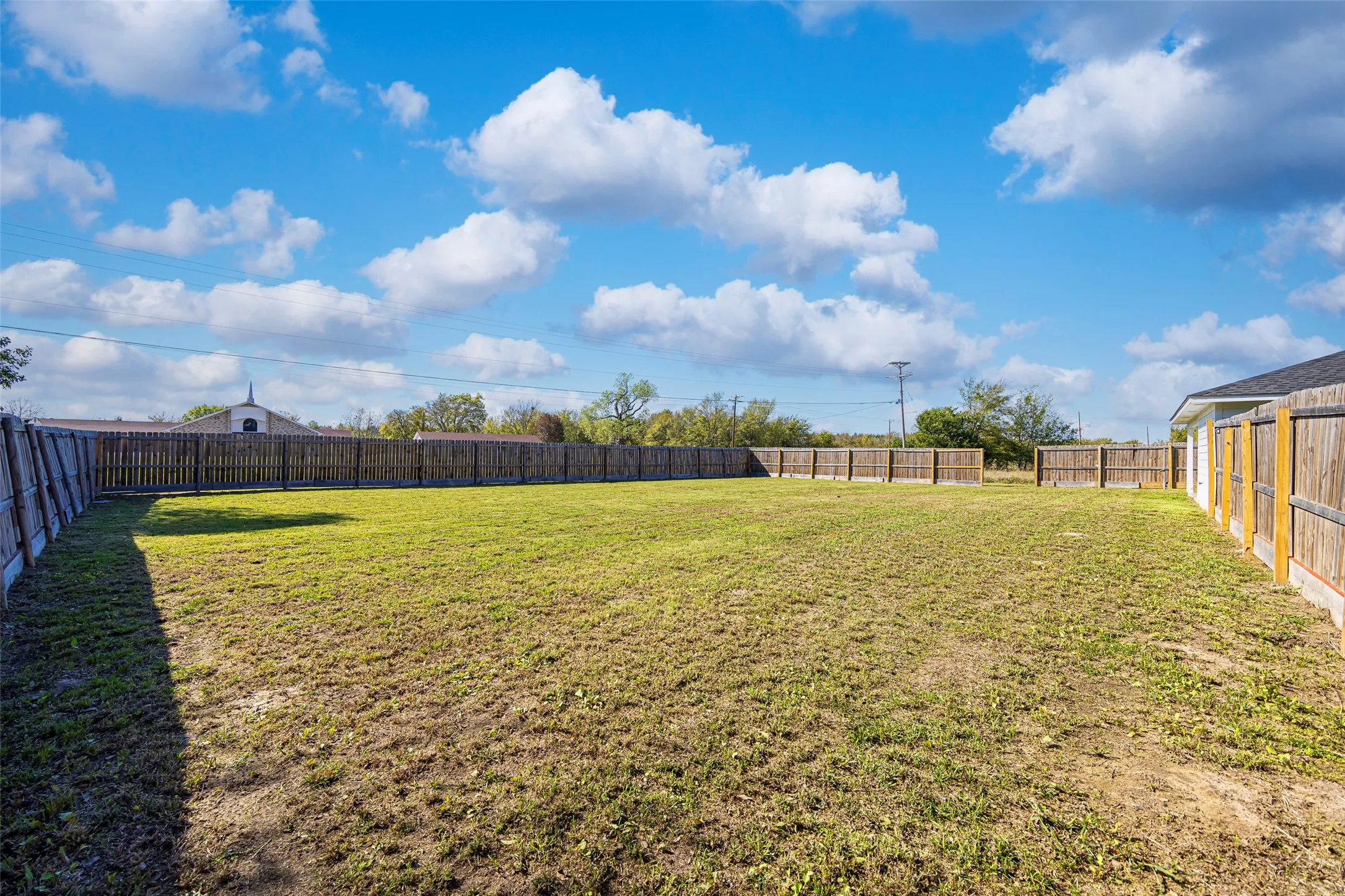 Single Family Residence For Sale in Hunt County , 2538 County Road 3127, Greenville, Texas 75402, 3 Bedrooms, 2 Bathrooms, 2 Garage spaces, 1,360 Sqft, built in 2005, Price $320,000, mls#21337585, Real Estate Agent in Greenville, Homes For Sale in Hunt county, Homes For Sale in Greenville, Realtor in Greenville Texas, Real Estate Brokerage Independent Realty Texas, Luminita Cordes Realtor