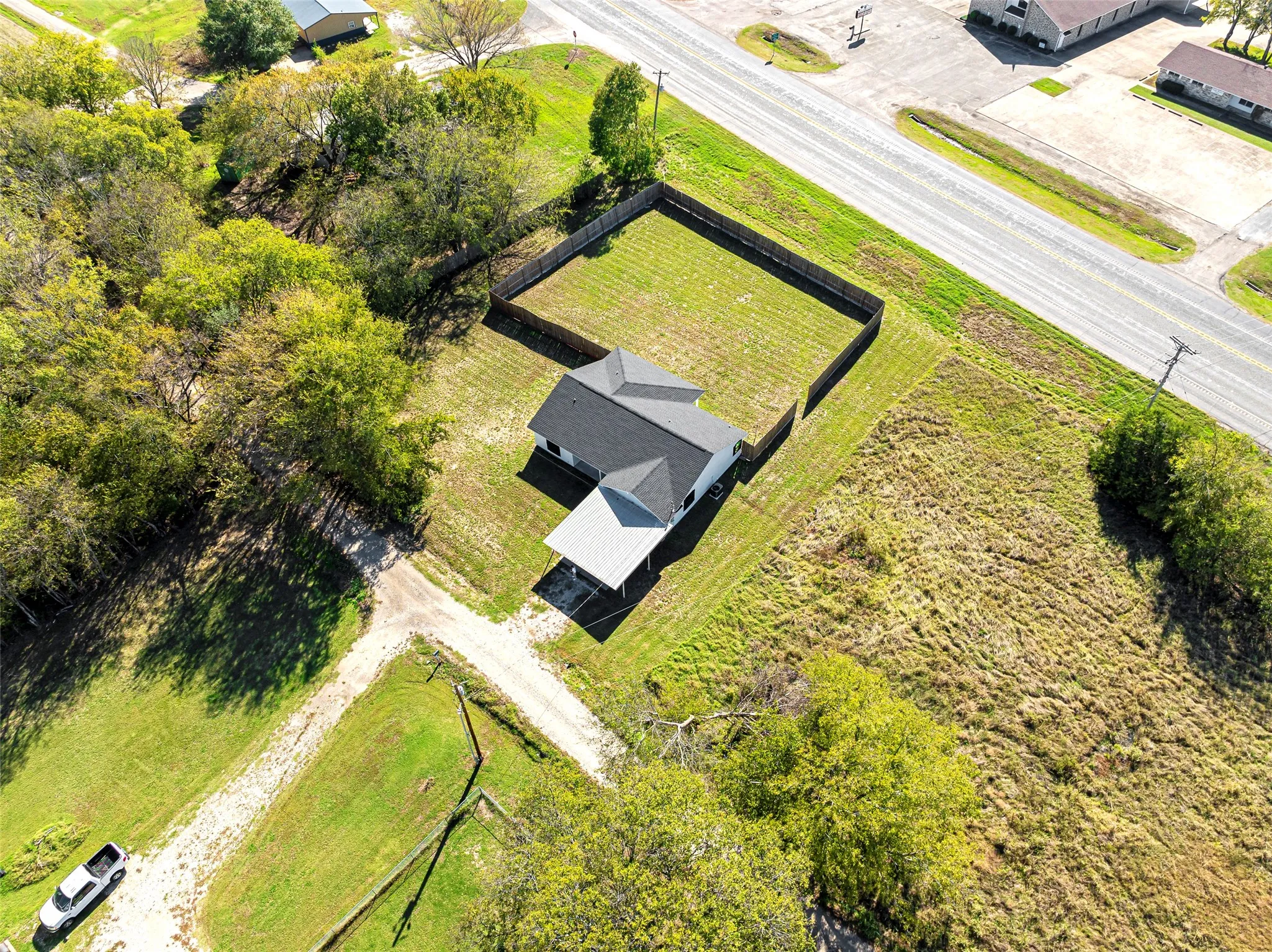 Single Family Residence For Sale in Hunt County , 2538 County Road 3127, Greenville, Texas 75402, 3 Bedrooms, 2 Bathrooms, 2 Garage spaces, 1,360 Sqft, built in 2005, Price $320,000, mls#21337585, Real Estate Agent in Greenville, Homes For Sale in Hunt county, Homes For Sale in Greenville, Realtor in Greenville Texas, Real Estate Brokerage Independent Realty Texas, Luminita Cordes Realtor