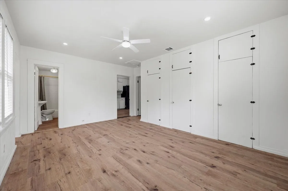 Single Family Residence For Sale in Ellis County , 244 Dunlap Street, Waxahachie, Texas 75165, 3 Bedroom, 2 Bathroom, Garage spaces, 1,530 Sqft, built in 1940, Price $235,000, mls#21337652, Real Estate Agent in Waxahachie, Homes For Sale in Ellis county, Homes For Sale in Waxahachie, Realtor in Waxahachie Texas, Real Estate Brokerage Independent Realty Texas, Luminita Cordes Realtor