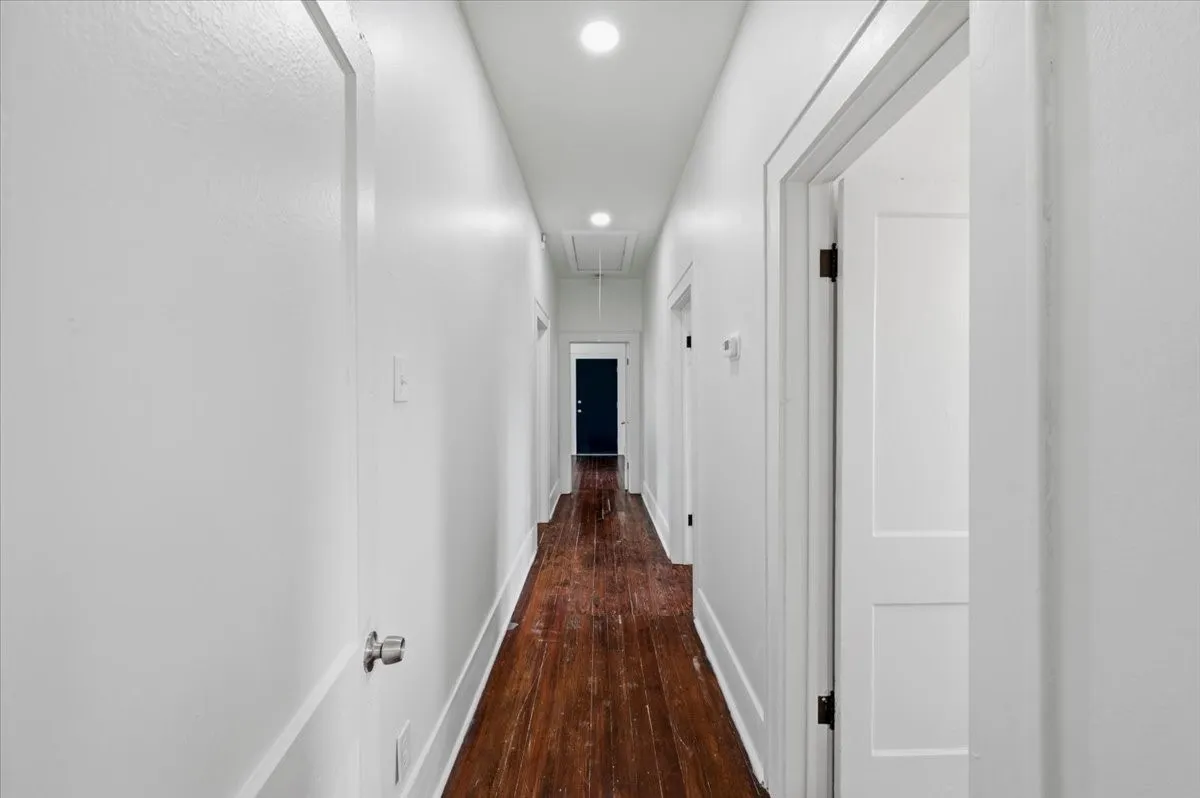 Single Family Residence For Sale in Ellis County , 244 Dunlap Street, Waxahachie, Texas 75165, 3 Bedroom, 2 Bathroom, Garage spaces, 1,530 Sqft, built in 1940, Price $235,000, mls#21337652, Real Estate Agent in Waxahachie, Homes For Sale in Ellis county, Homes For Sale in Waxahachie, Realtor in Waxahachie Texas, Real Estate Brokerage Independent Realty Texas, Luminita Cordes Realtor