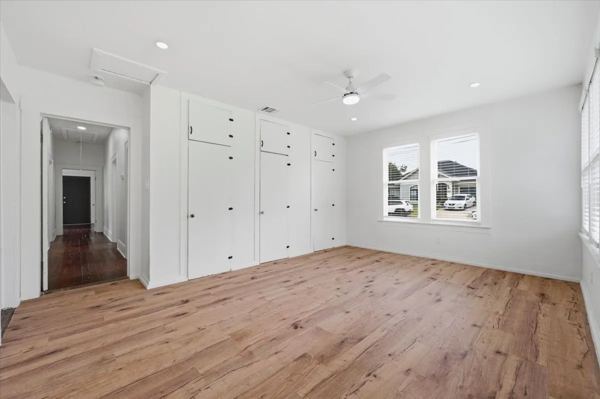 Single Family Residence For Sale in Ellis County , 244 Dunlap Street, Waxahachie, Texas 75165, 3 Bedroom, 2 Bathroom, Garage spaces, 1,530 Sqft, built in 1940, Price $235,000, mls#21337652, Real Estate Agent in Waxahachie, Homes For Sale in Ellis county, Homes For Sale in Waxahachie, Realtor in Waxahachie Texas, Real Estate Brokerage Independent Realty Texas, Luminita Cordes Realtor