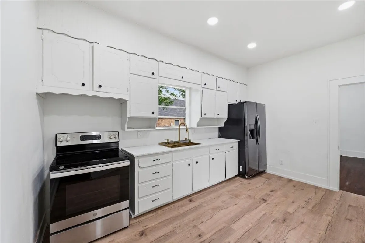 Single Family Residence For Sale in Ellis County , 244 Dunlap Street, Waxahachie, Texas 75165, 3 Bedroom, 2 Bathroom, Garage spaces, 1,530 Sqft, built in 1940, Price $235,000, mls#21337652, Real Estate Agent in Waxahachie, Homes For Sale in Ellis county, Homes For Sale in Waxahachie, Realtor in Waxahachie Texas, Real Estate Brokerage Independent Realty Texas, Luminita Cordes Realtor